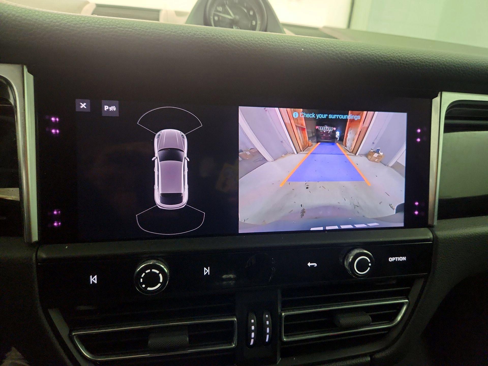 Thumbnail: 2023 Porsche Macan - 14