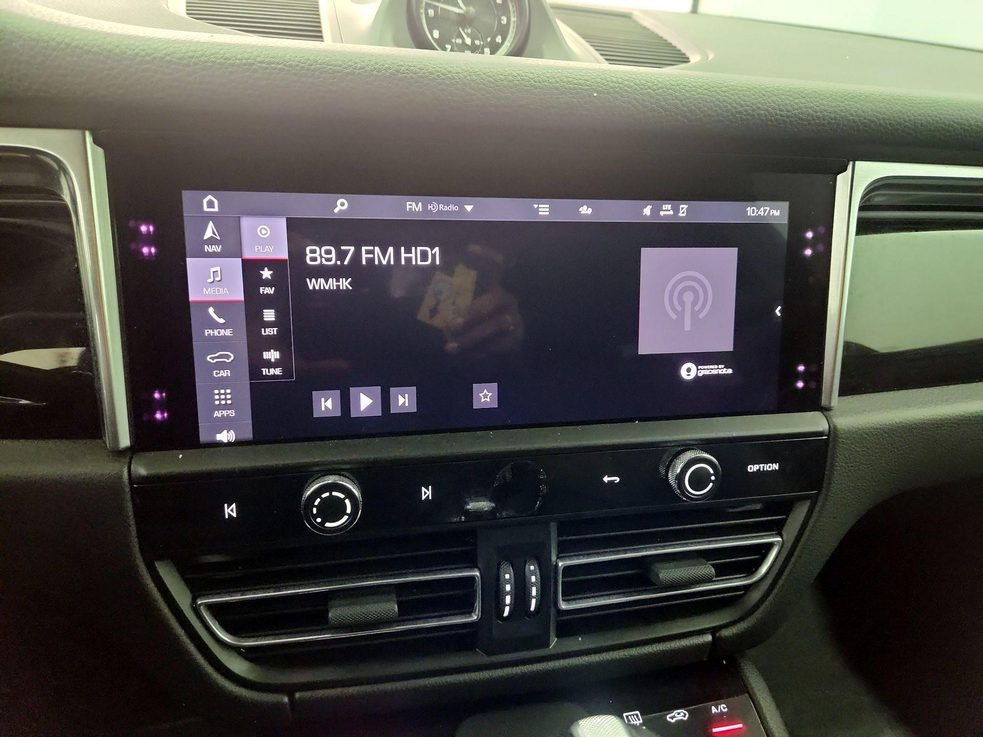 Thumbnail: 2023 Porsche Macan - 15