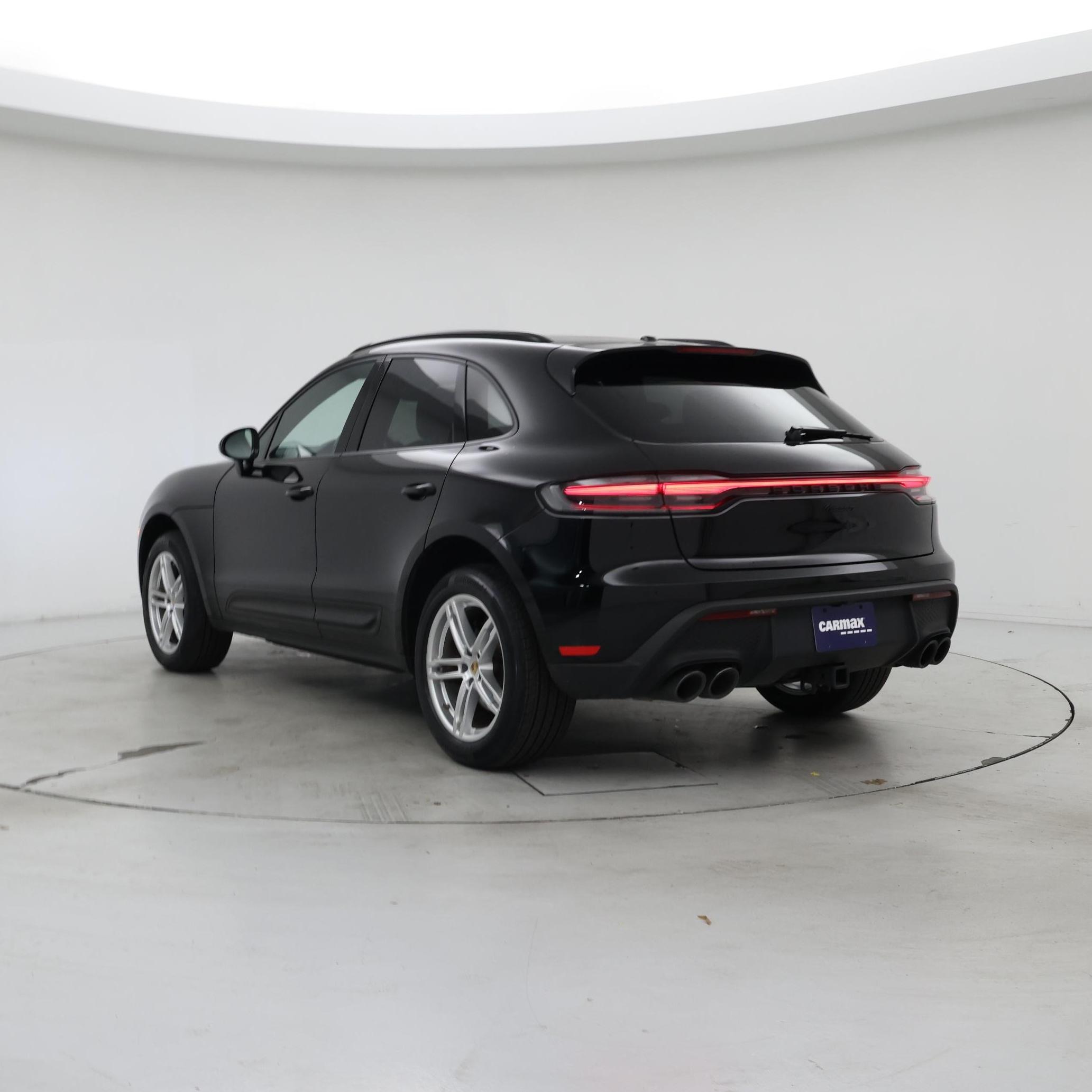 Thumbnail: 2023 Porsche Macan - 2