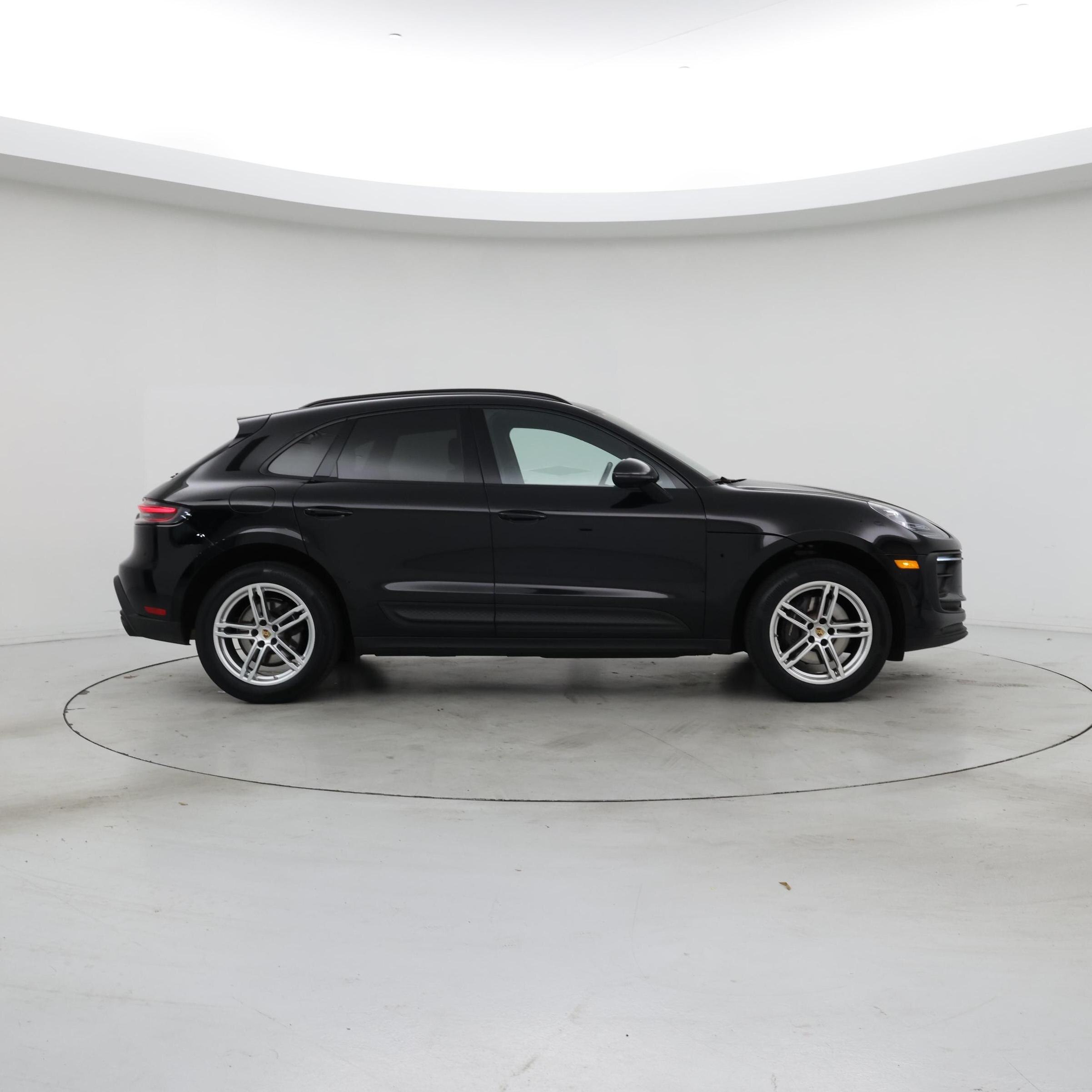 Thumbnail: 2023 Porsche Macan - 7