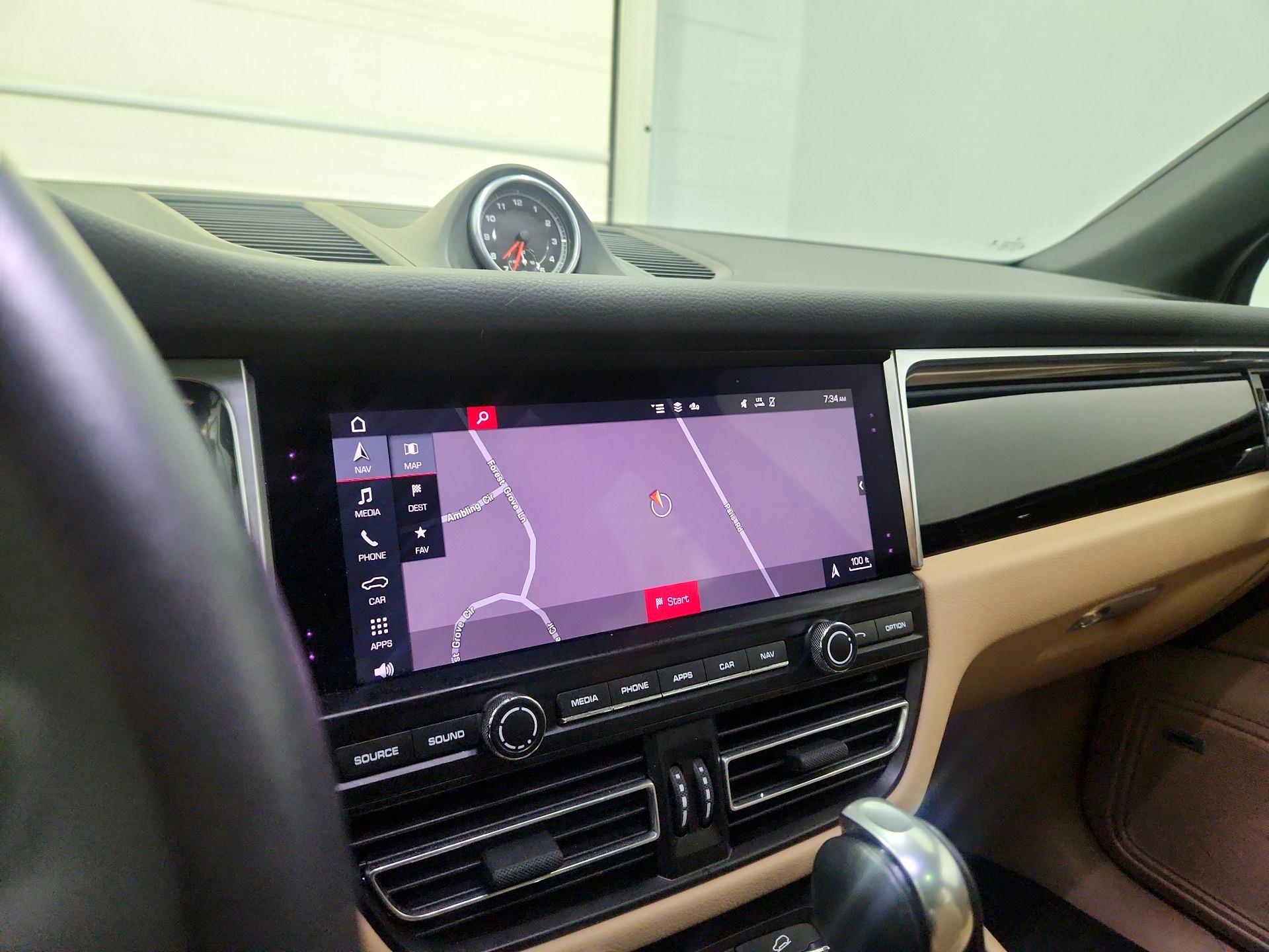 Thumbnail: 2021 Porsche Macan - 14