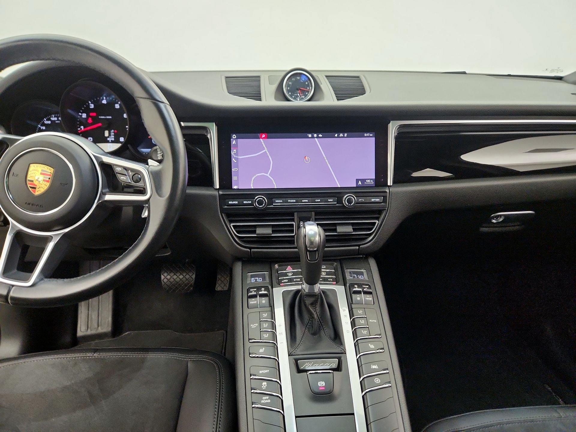 Thumbnail: 2021 Porsche Macan - 9