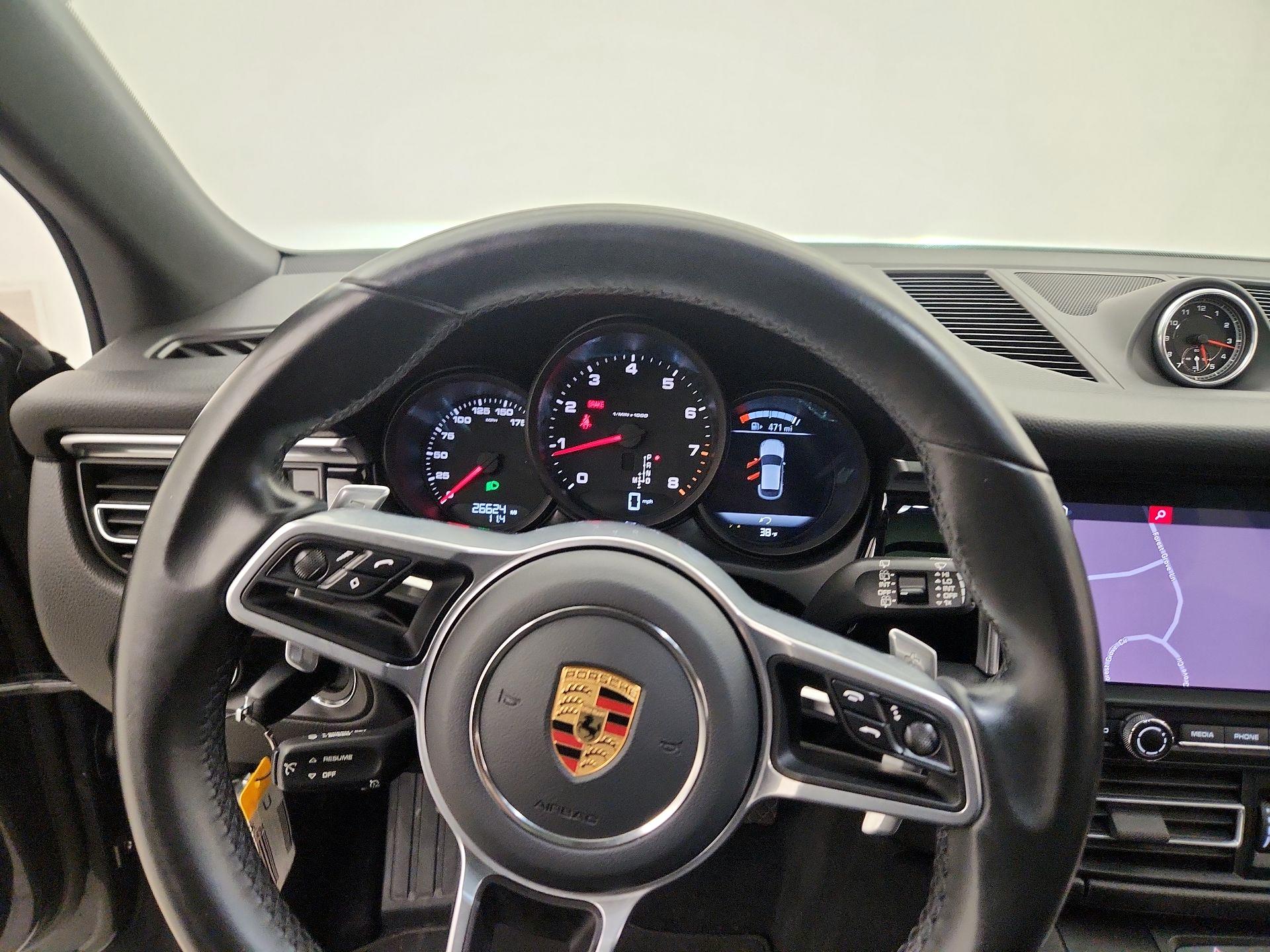 Thumbnail: 2021 Porsche Macan - 10