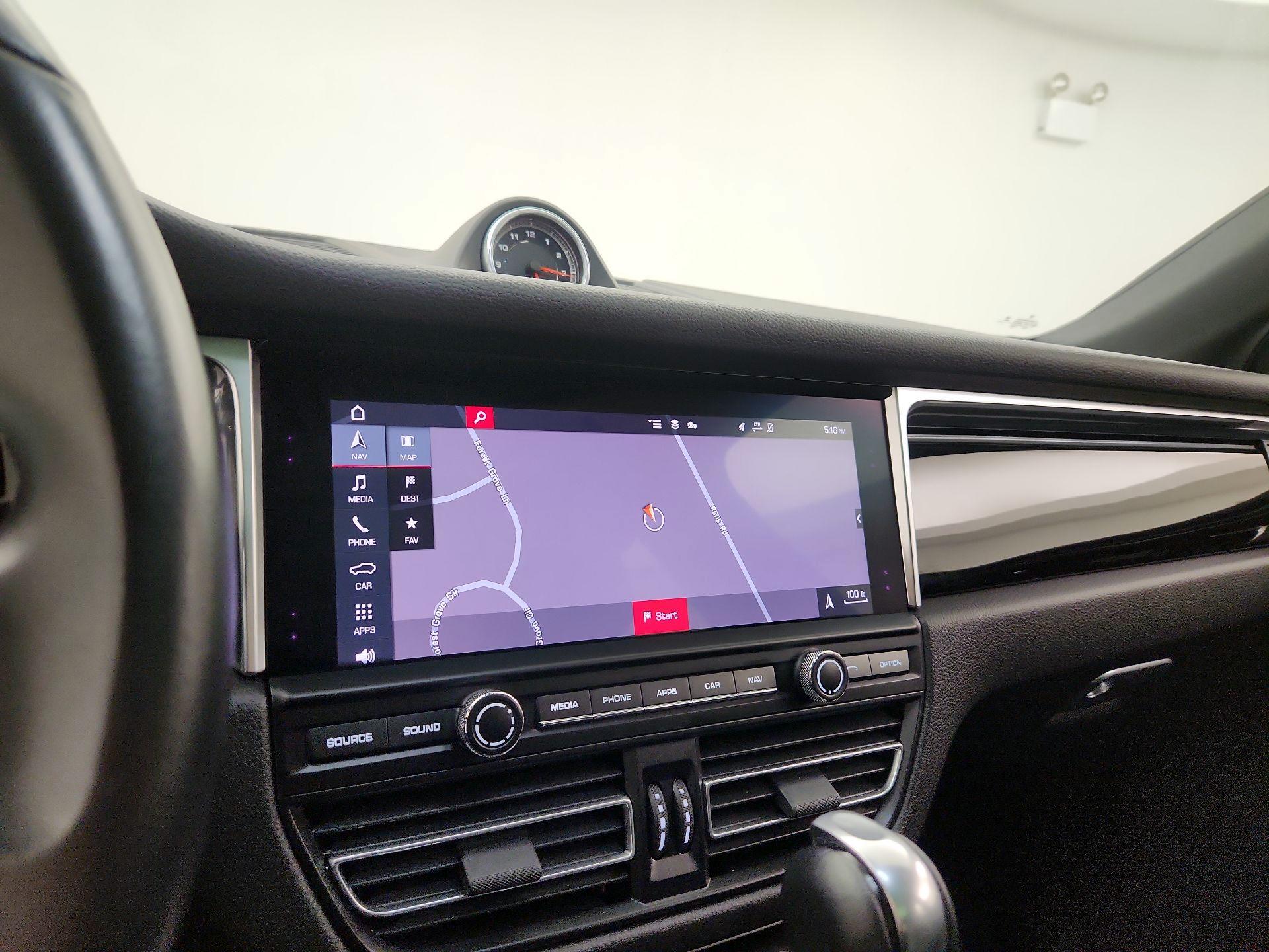 Thumbnail: 2021 Porsche Macan - 14