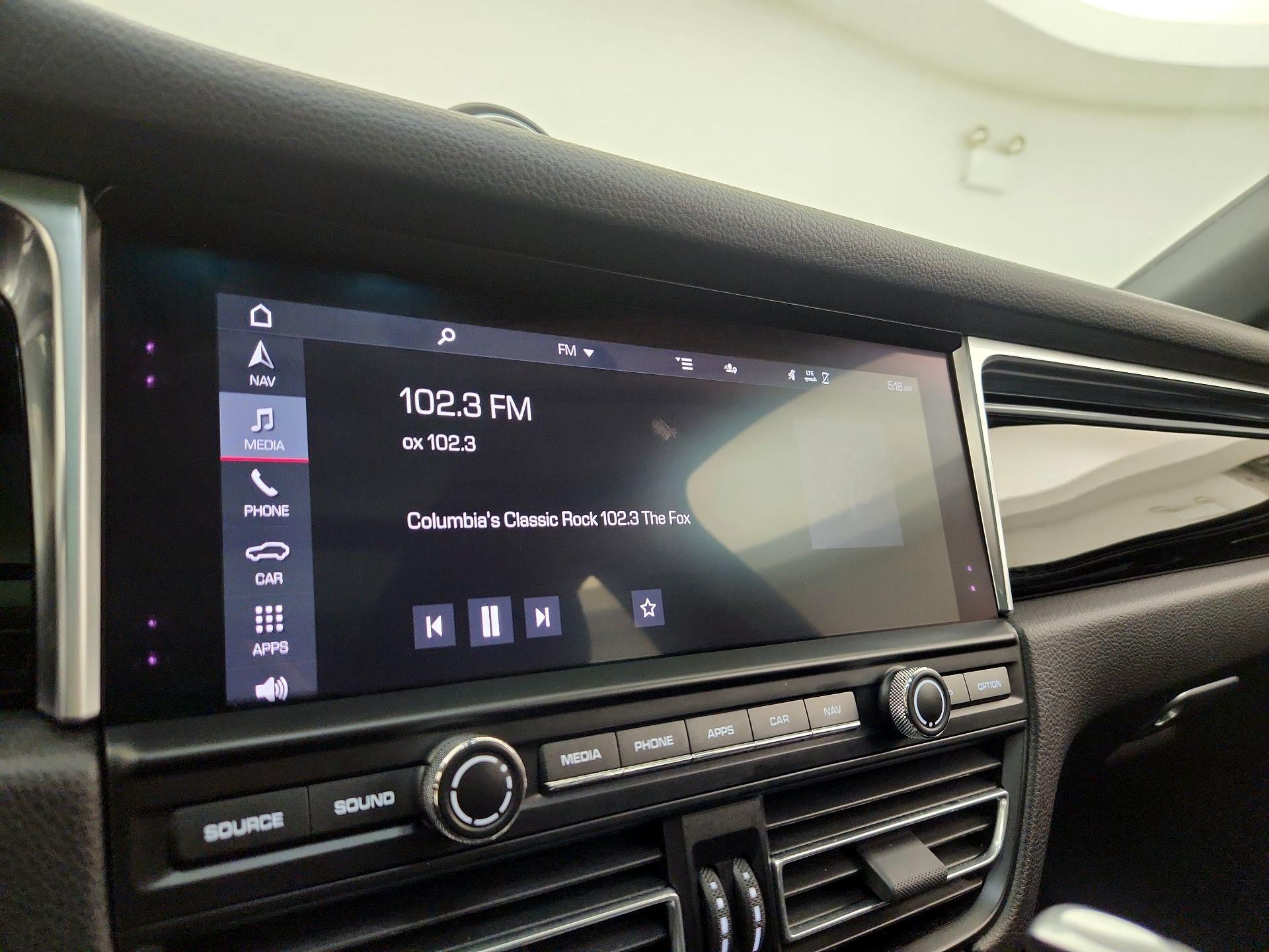 Thumbnail: 2021 Porsche Macan - 16