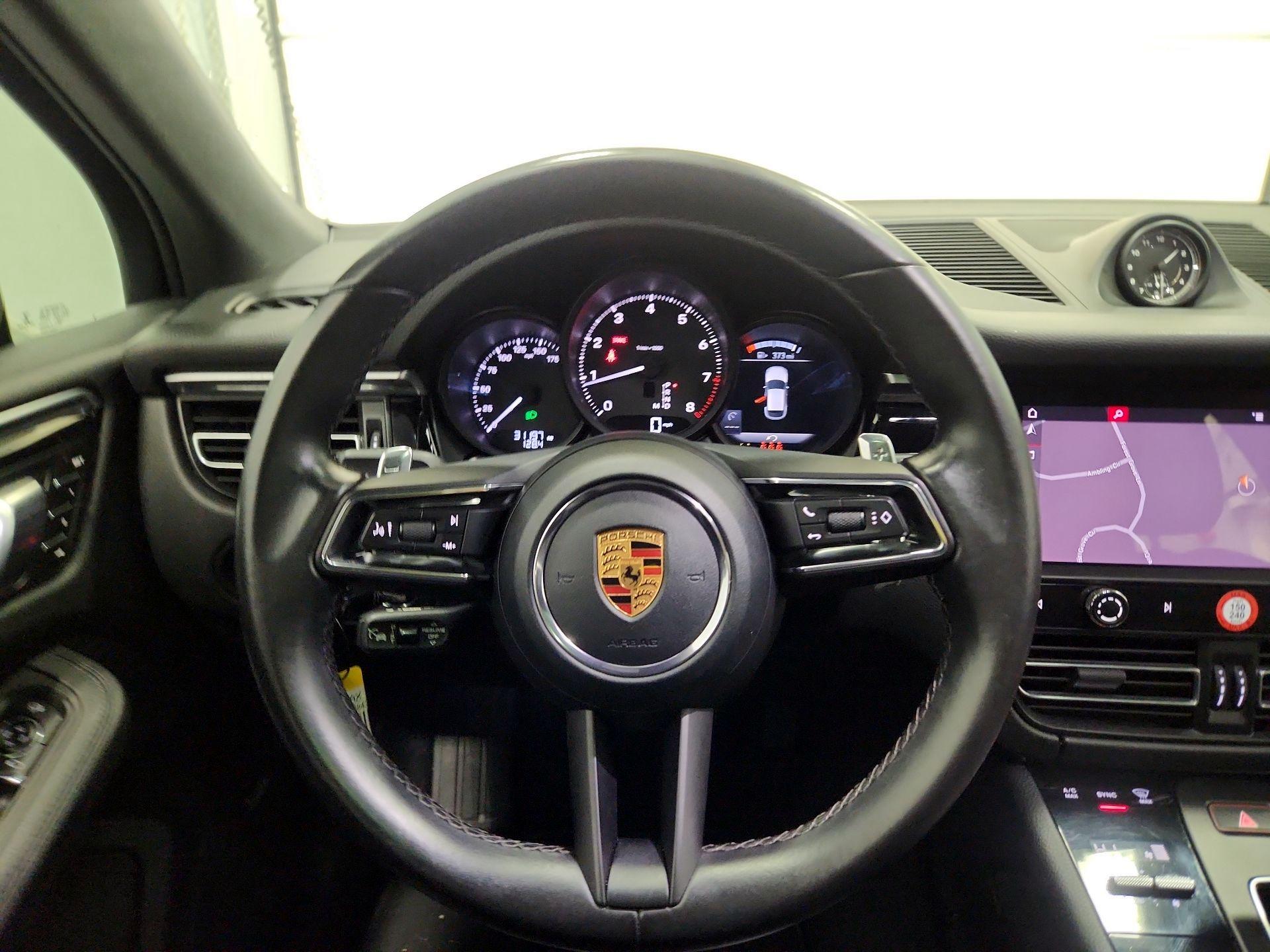 Thumbnail: 2022 Porsche Macan - 10