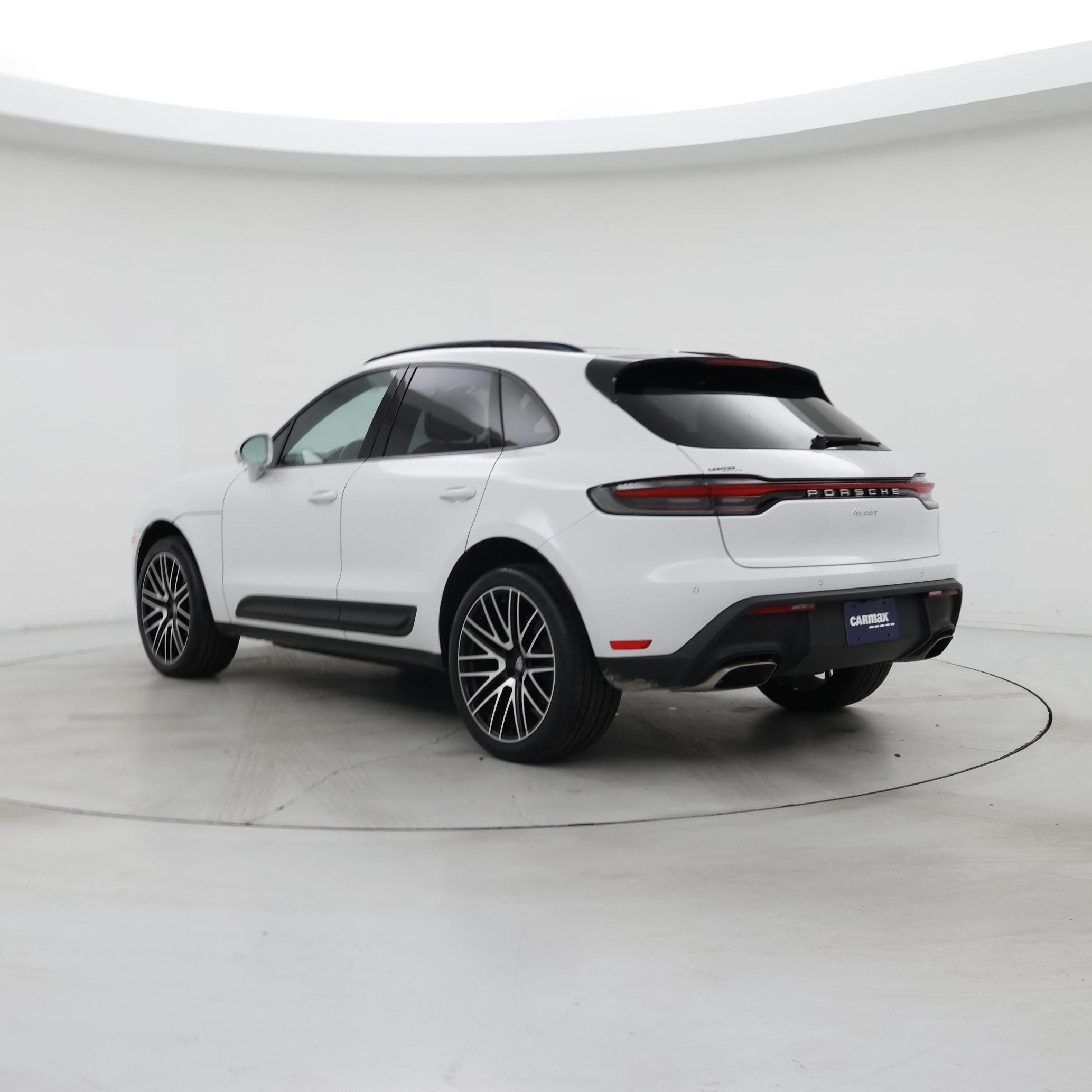 Thumbnail: 2022 Porsche Macan - 2