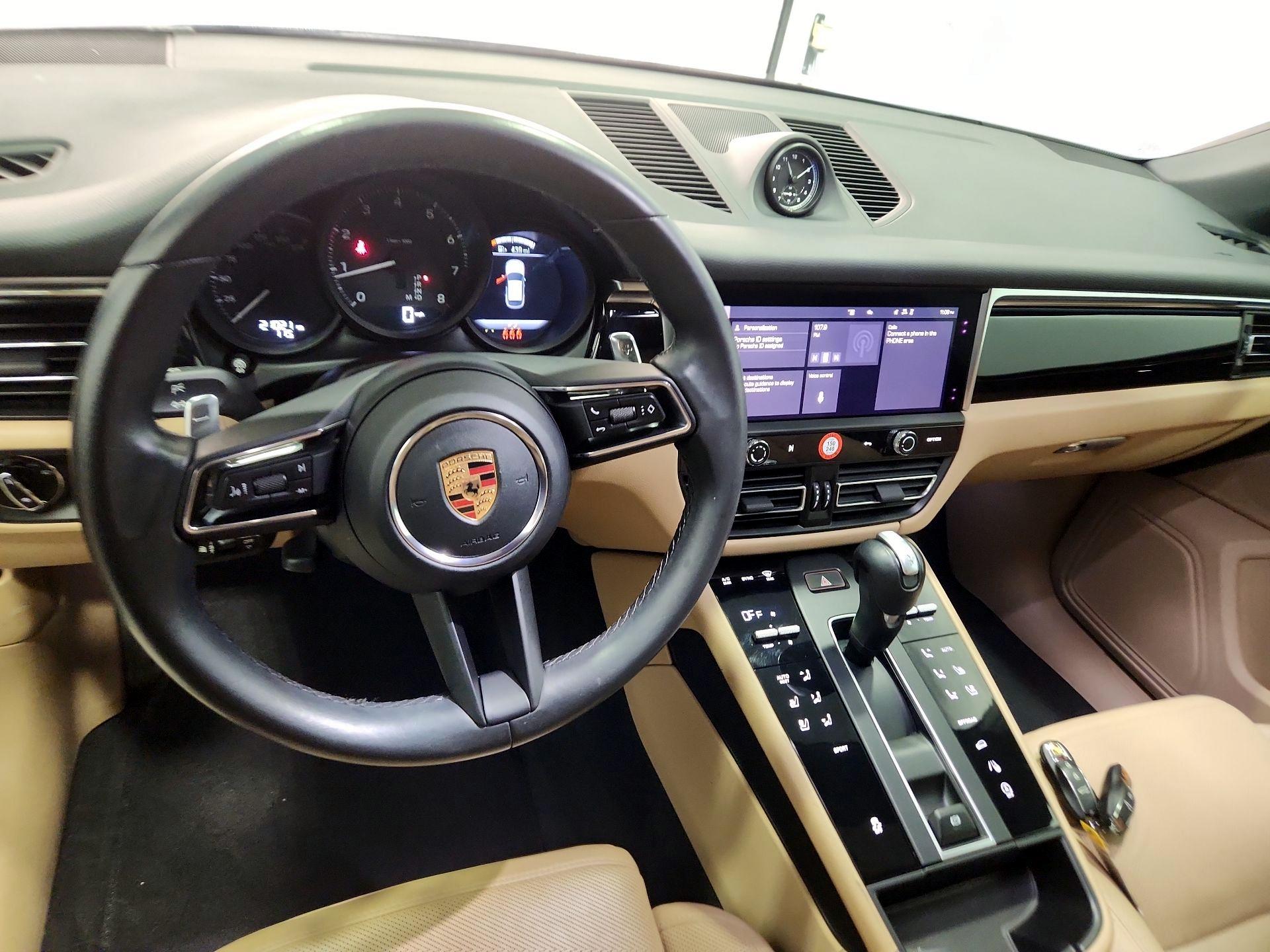 Thumbnail: 2023 Porsche Macan - 9