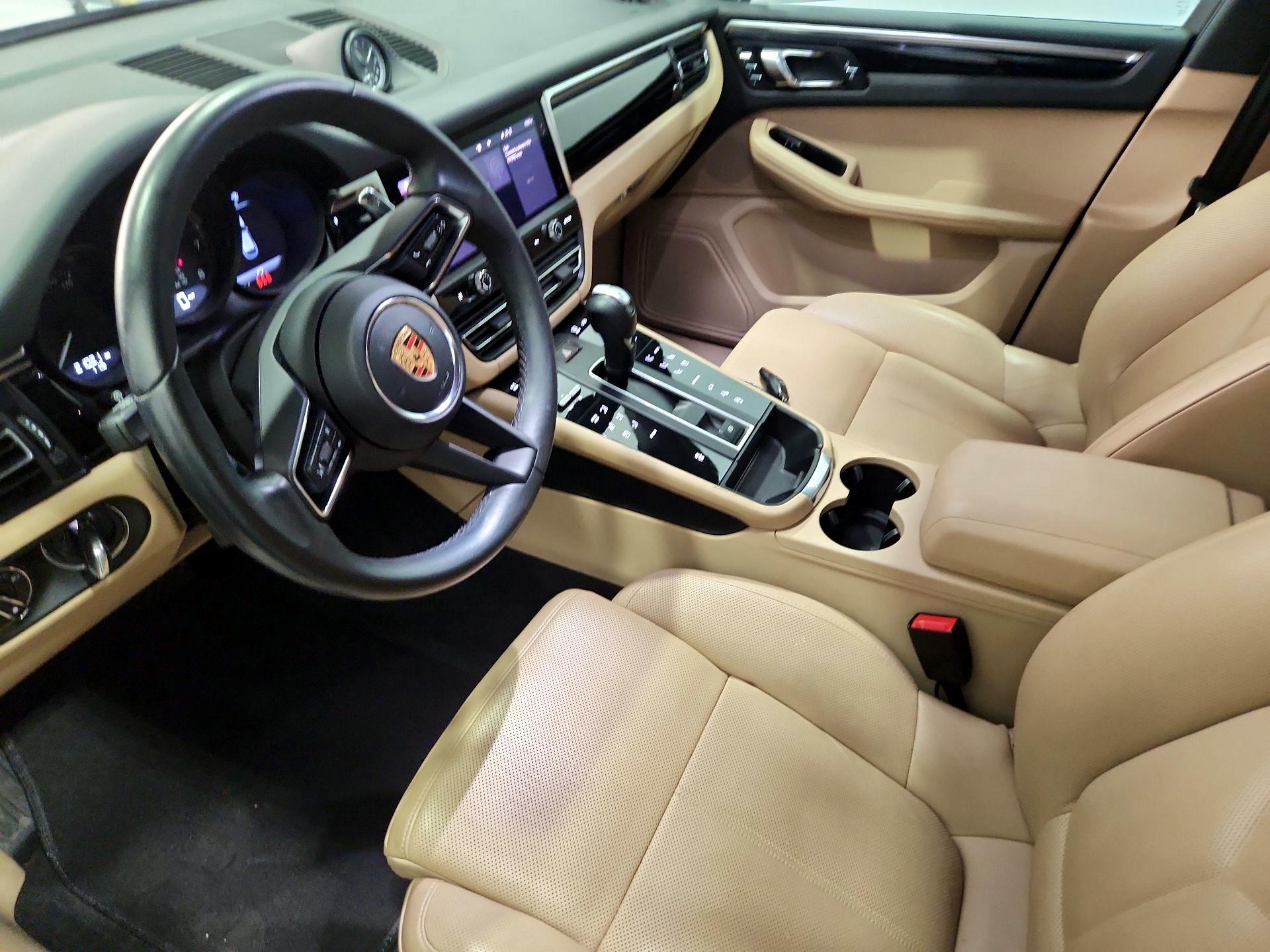 Thumbnail: 2023 Porsche Macan - 11