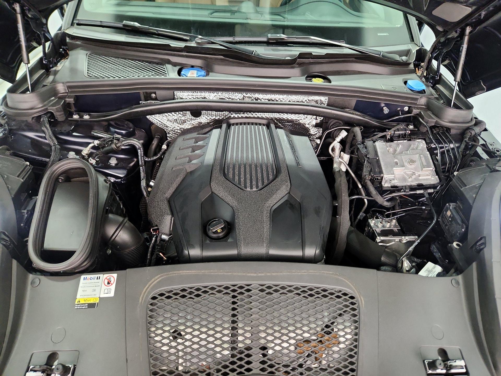 Thumbnail: 2023 Porsche Macan - 20