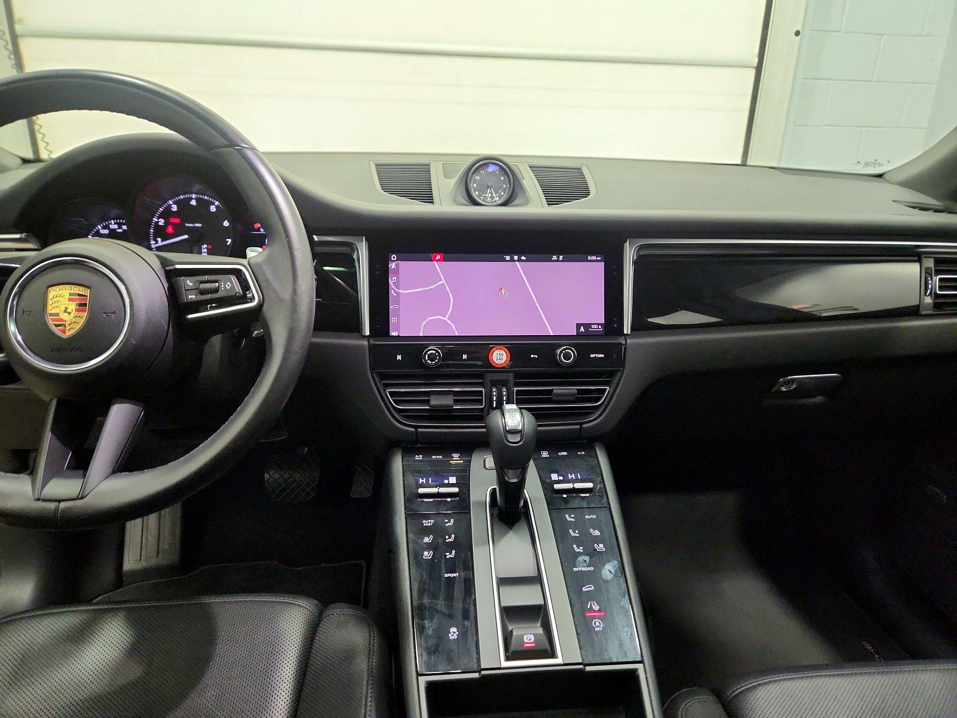 Thumbnail: 2022 Porsche Macan - 9