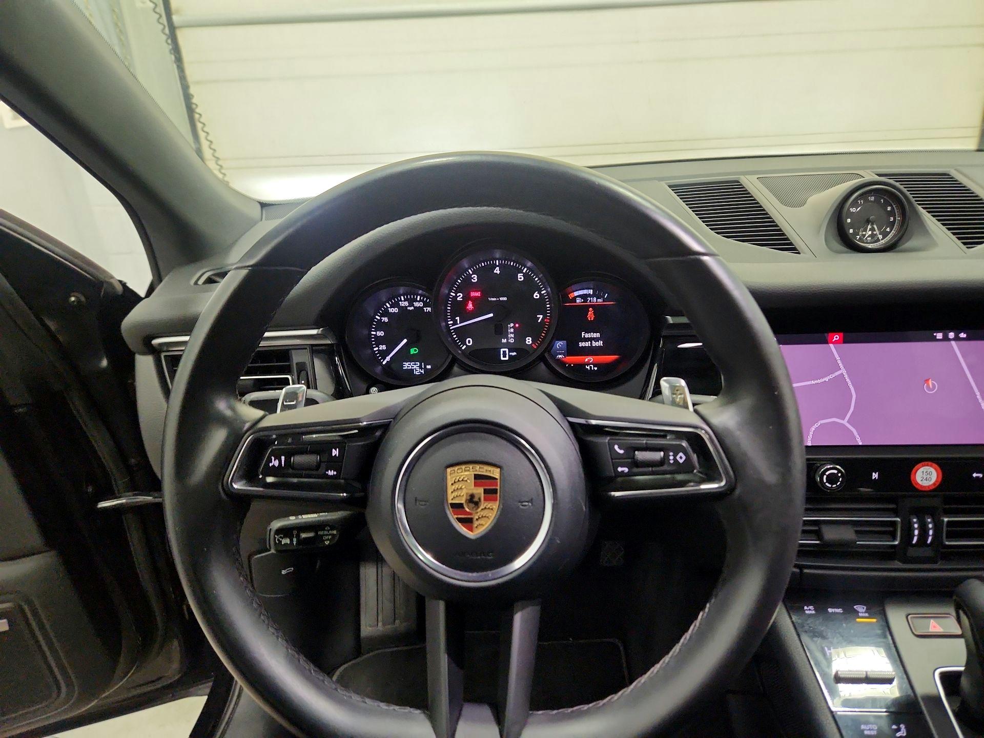 Thumbnail: 2022 Porsche Macan - 10