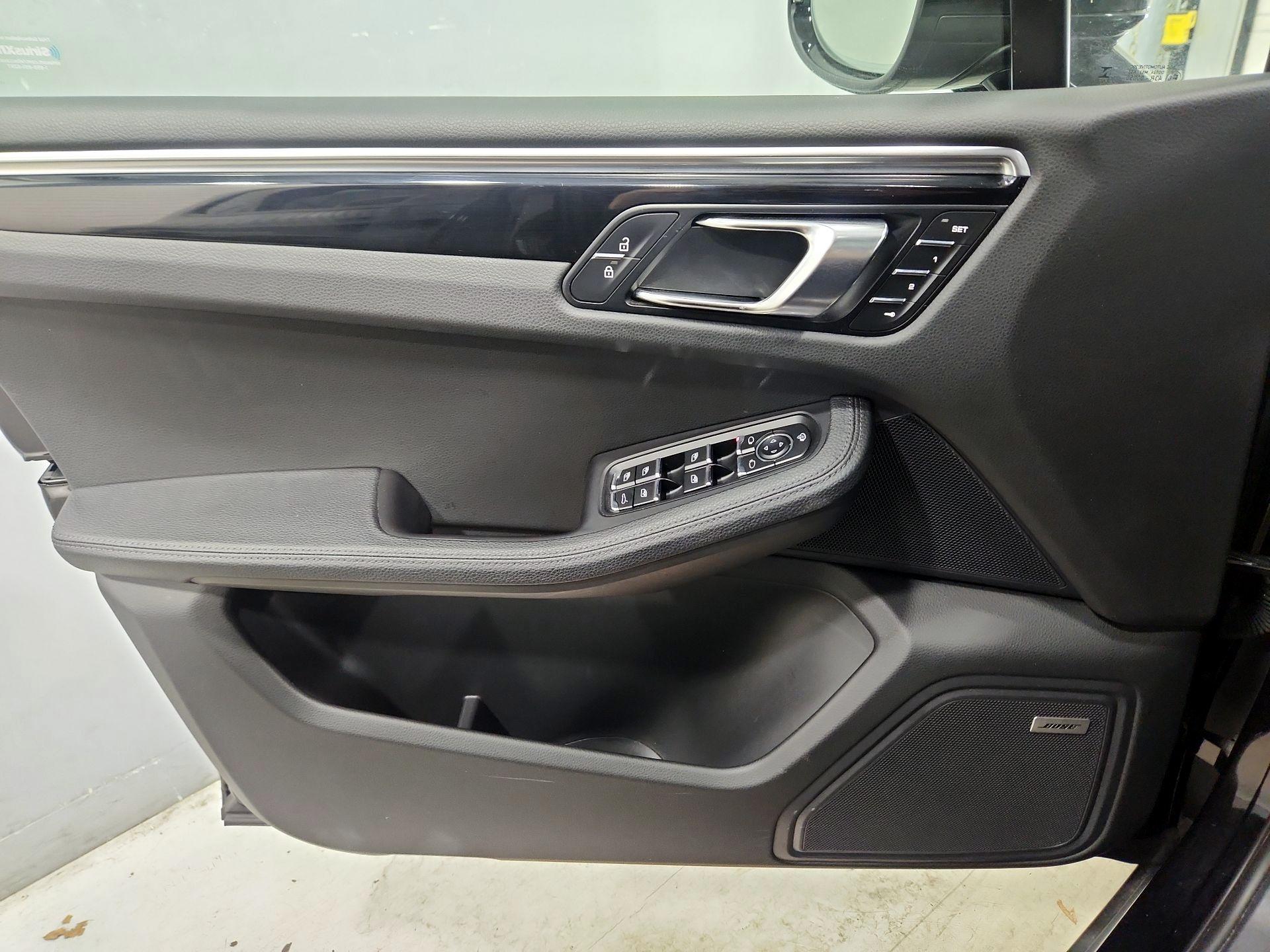 Thumbnail: 2022 Porsche Macan - 12