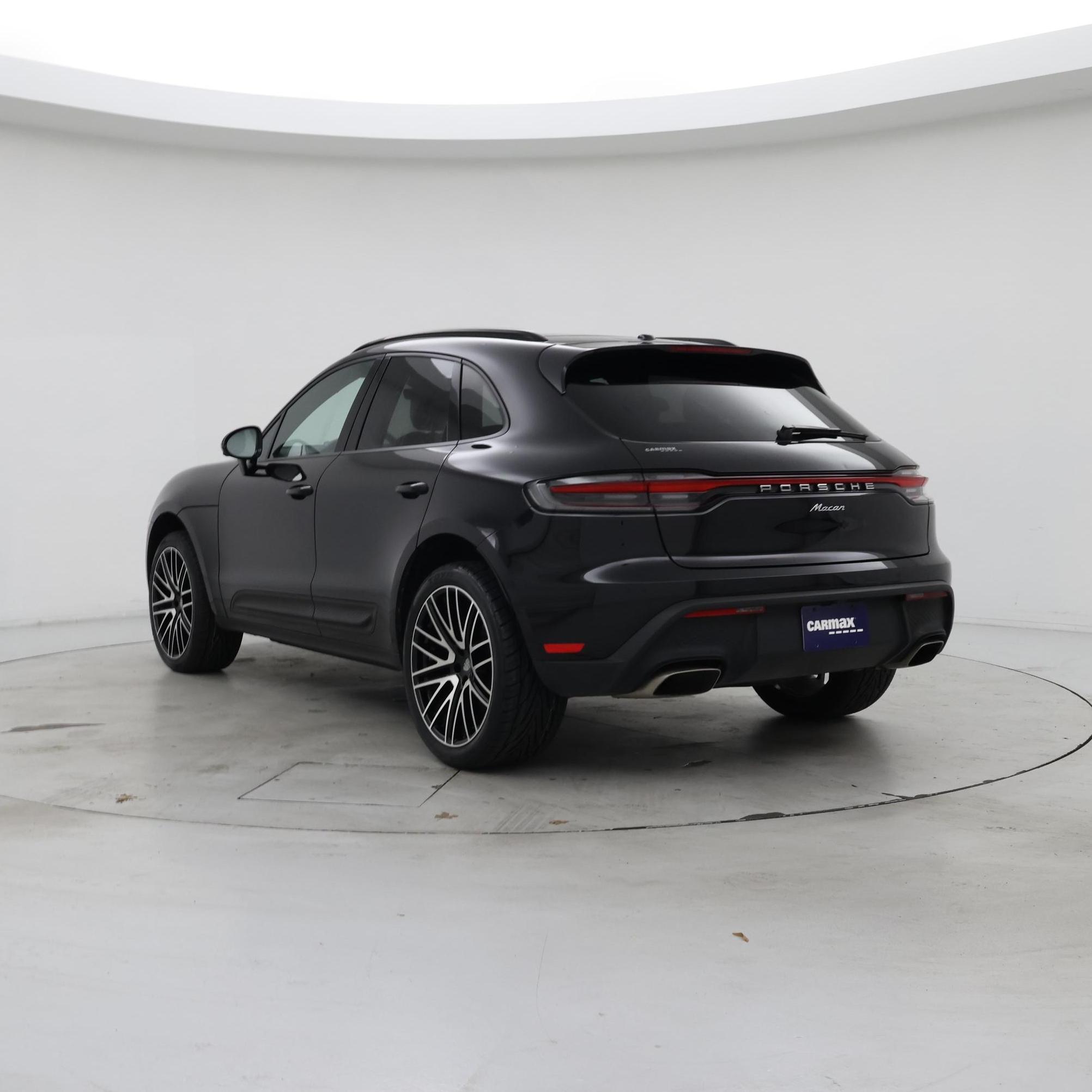 Thumbnail: 2022 Porsche Macan - 2