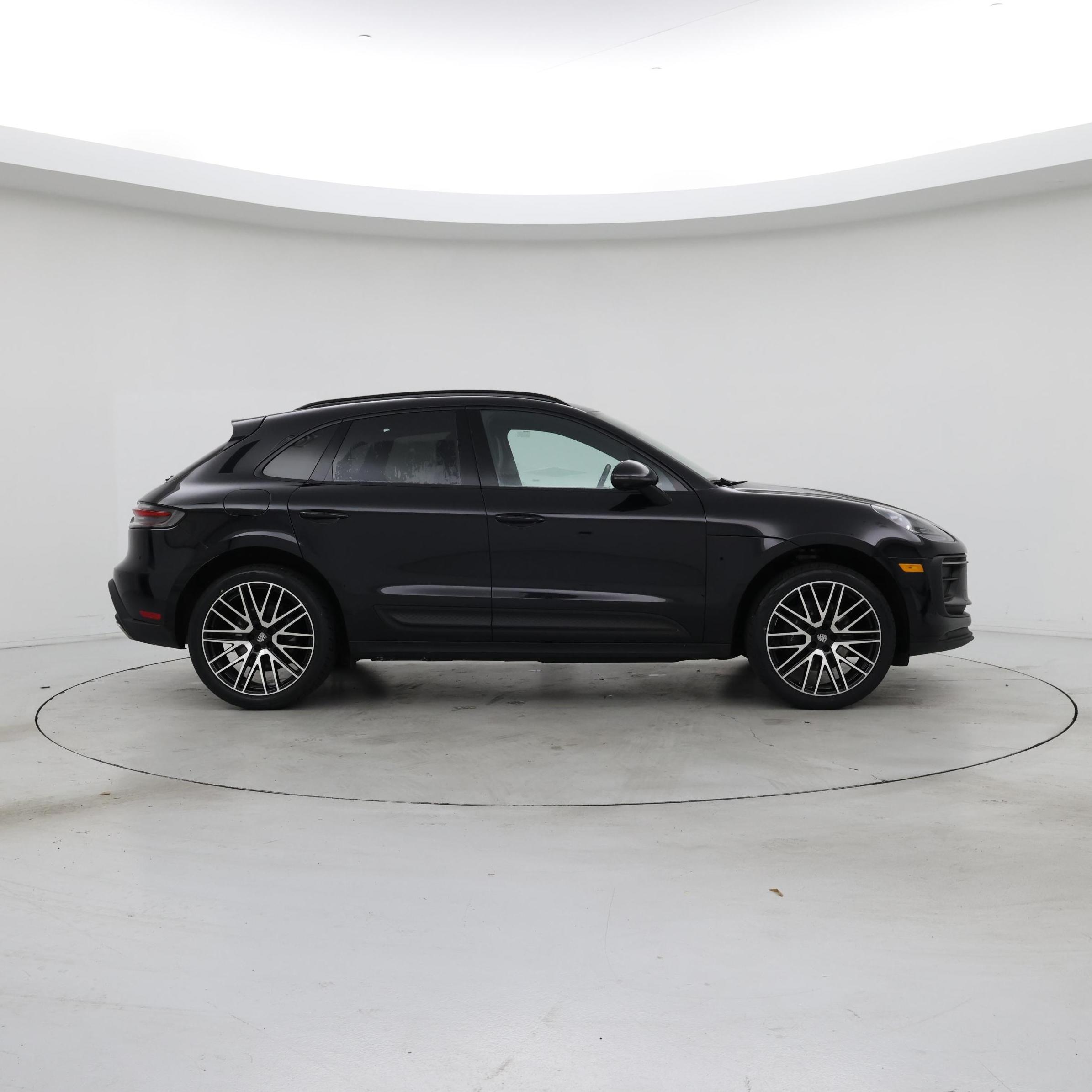 Thumbnail: 2022 Porsche Macan - 7