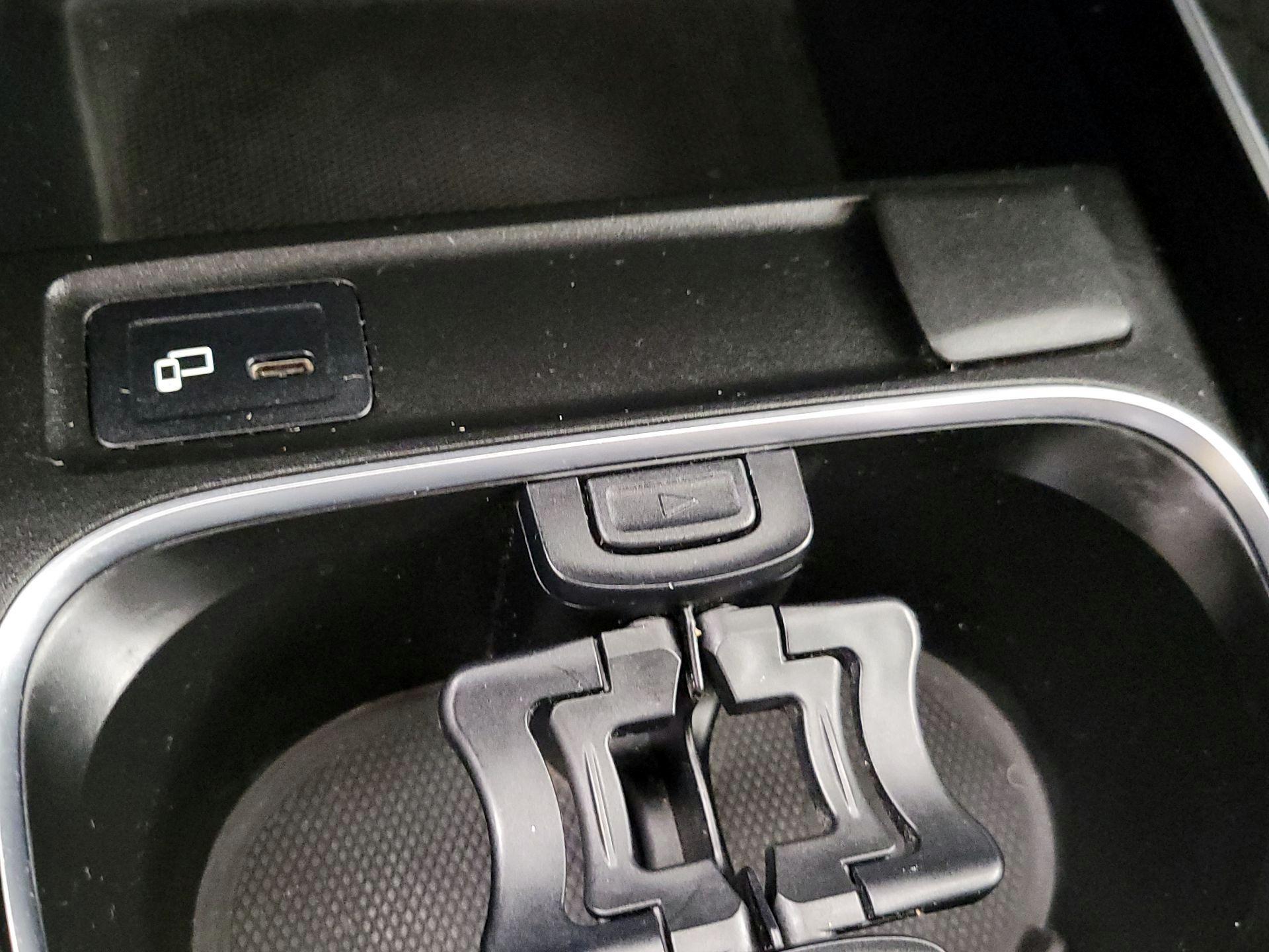 Thumbnail: 2022 Mercedes-Benz GLB - 18