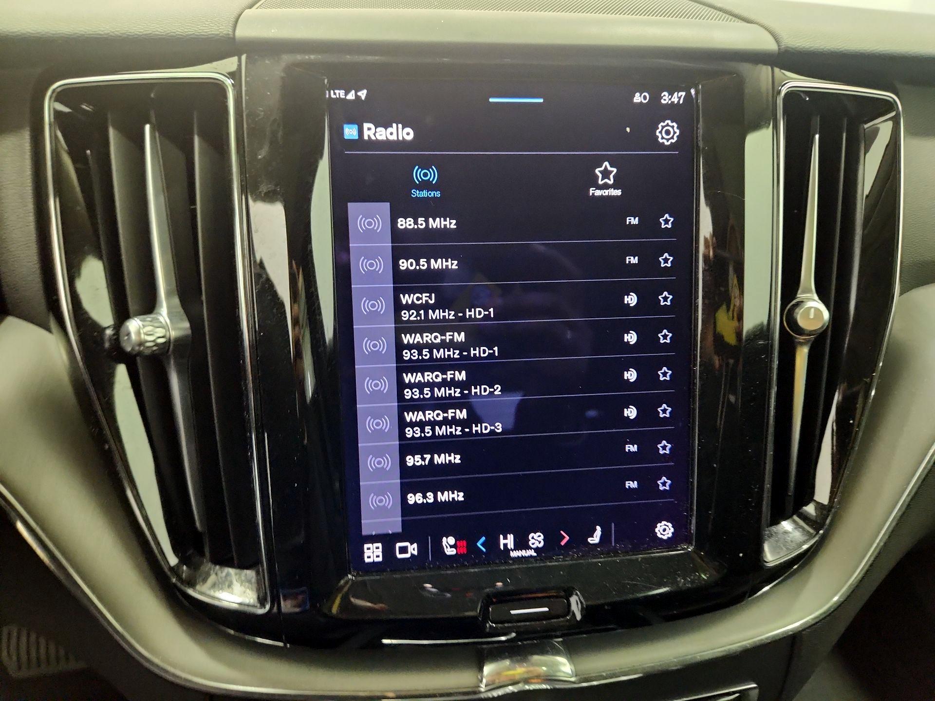 Thumbnail: 2023 Volvo XC60 - 14