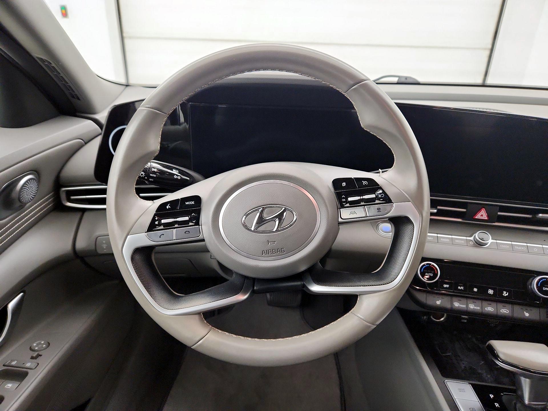 Thumbnail: 2023 Hyundai Elantra - 10