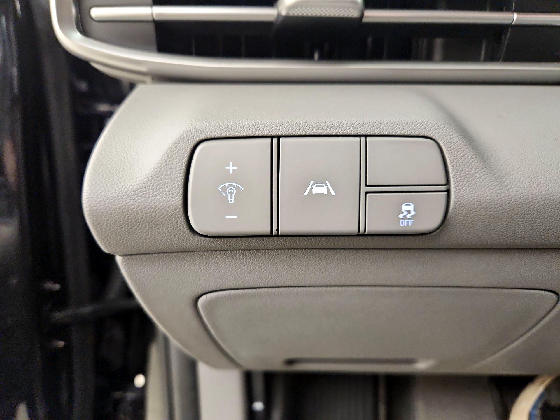 Thumbnail: 2023 Hyundai Elantra - 13