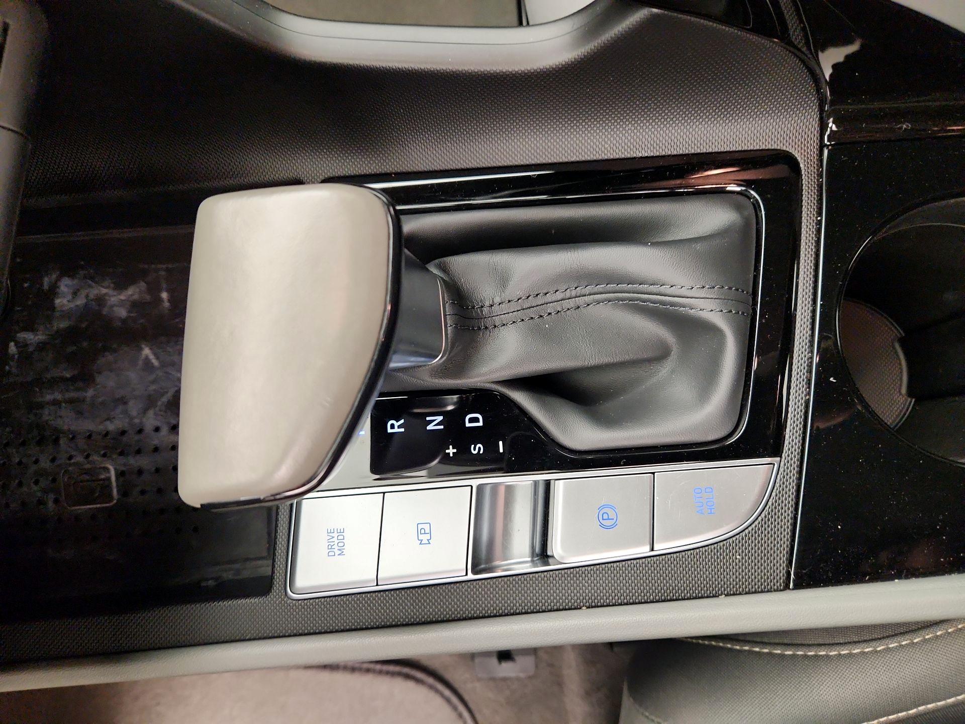 Thumbnail: 2023 Hyundai Elantra - 18