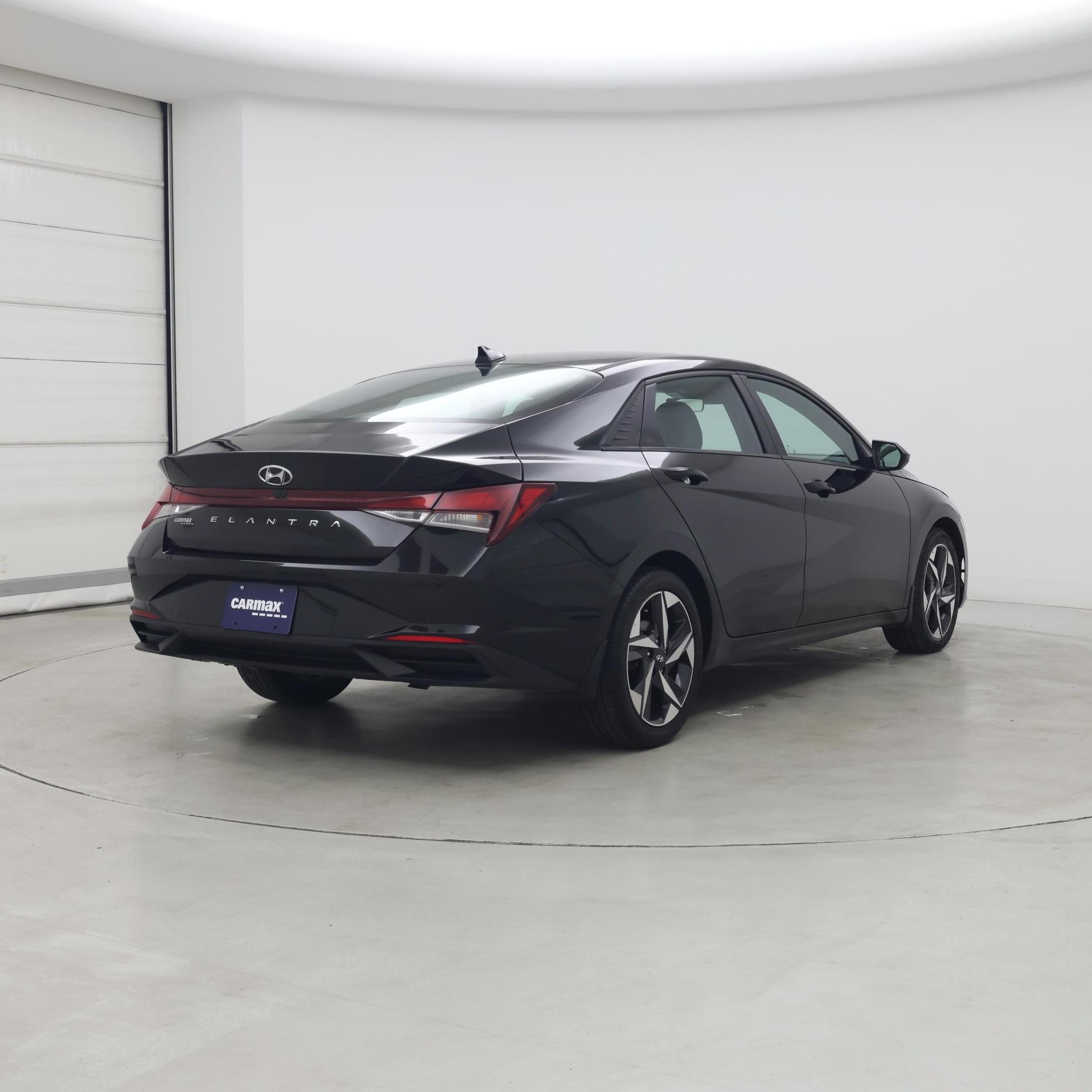 Thumbnail: 2023 Hyundai Elantra - 8