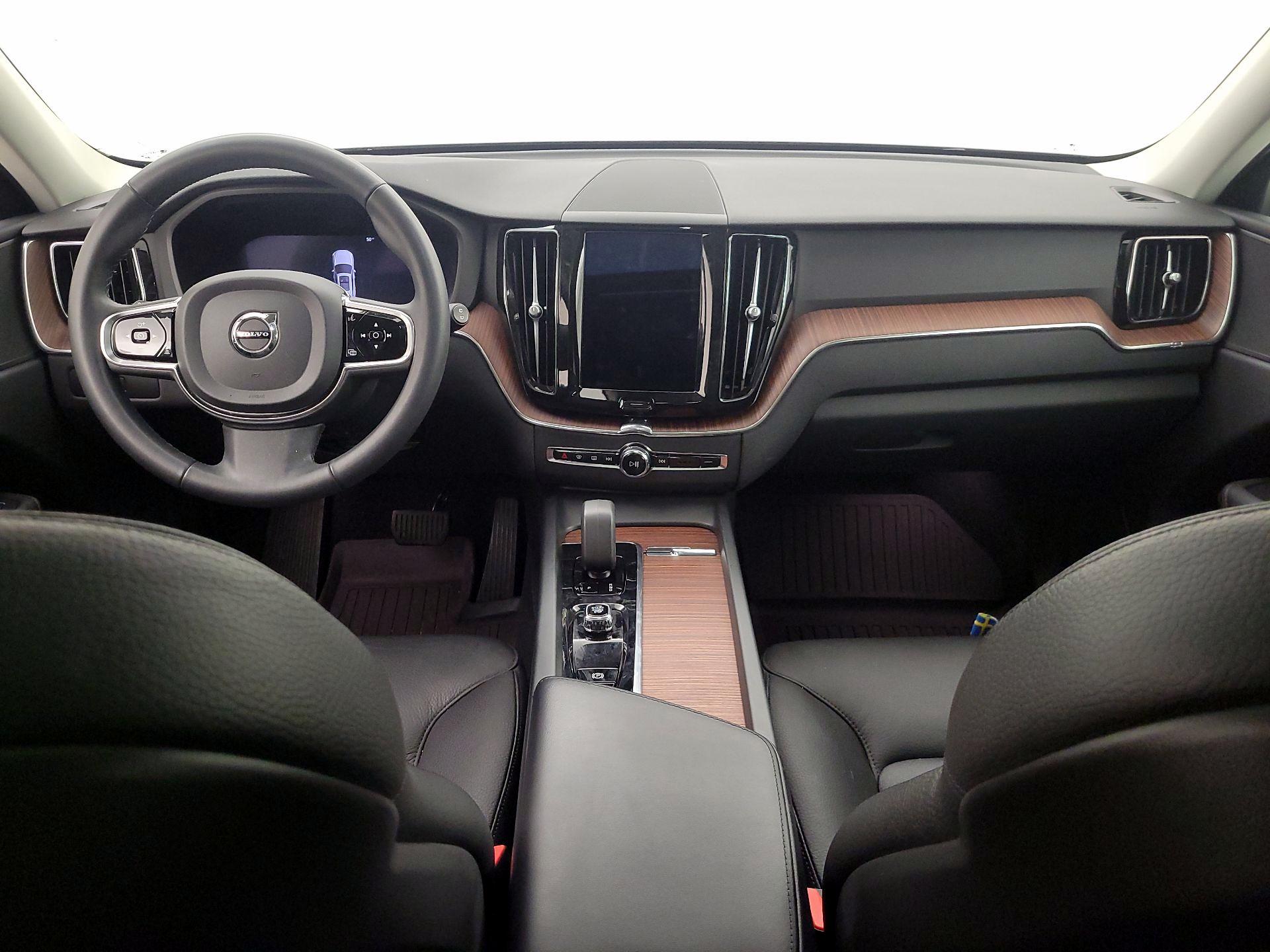 Thumbnail: 2023 Volvo XC60 - 9