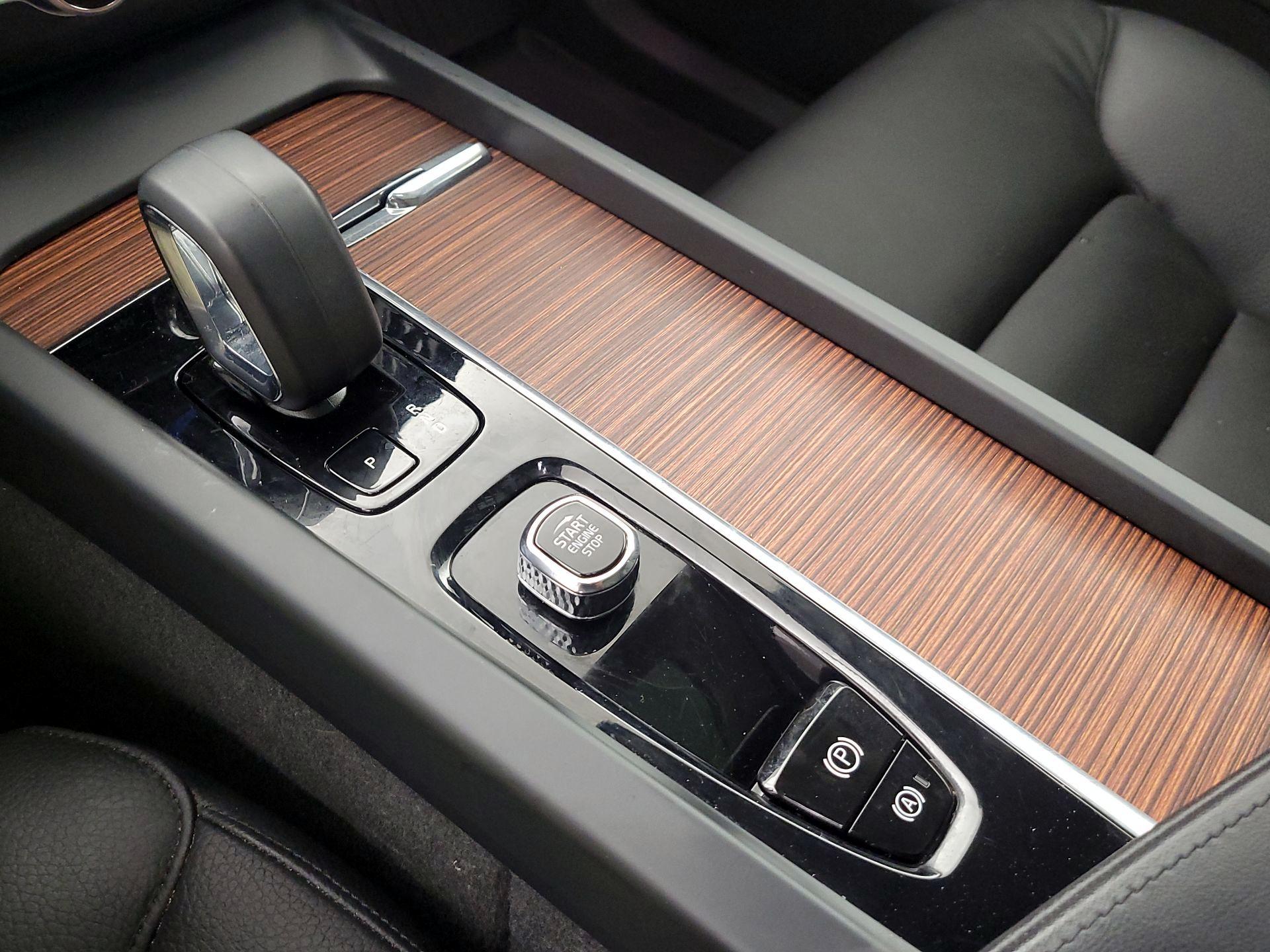 Thumbnail: 2023 Volvo XC60 - 18