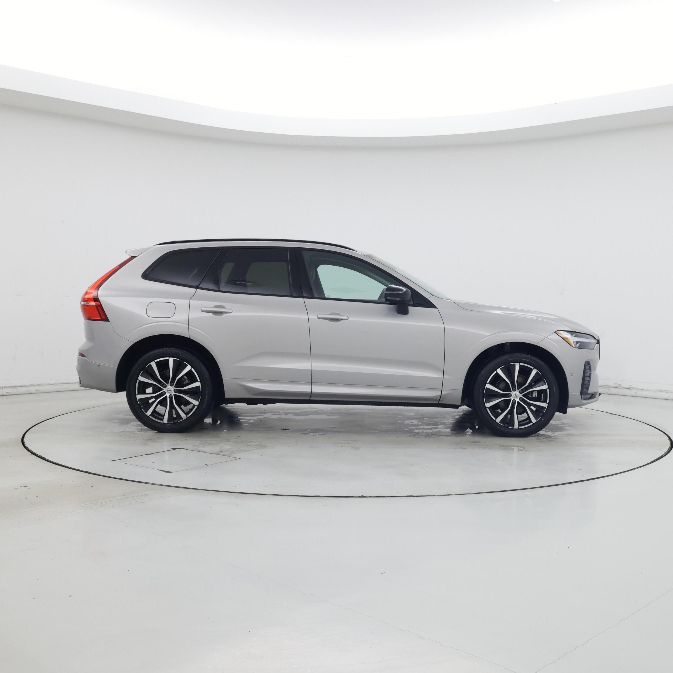 Thumbnail: 2023 Volvo XC60 - 7