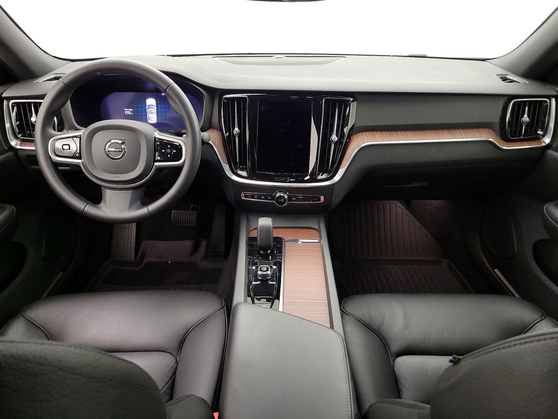 Thumbnail: 2023 Volvo S60 - 9