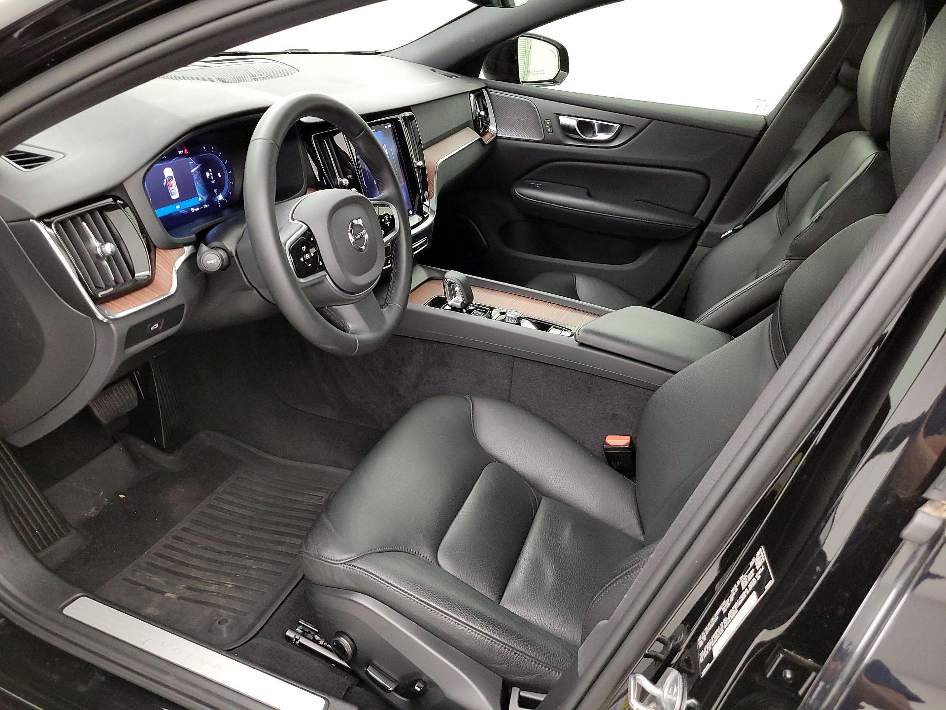 Thumbnail: 2023 Volvo S60 - 11