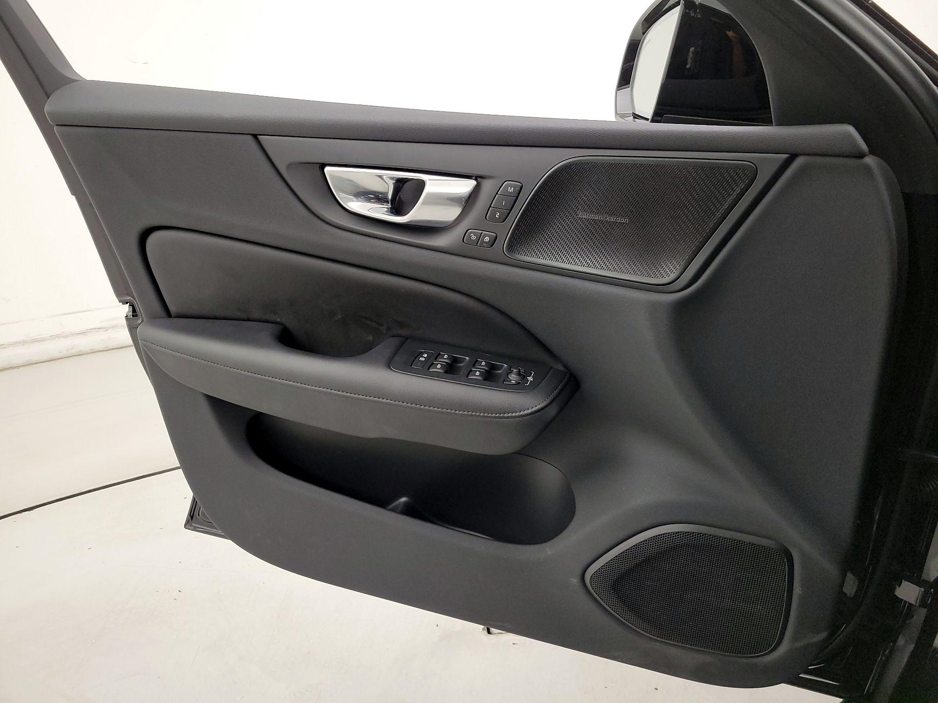 Thumbnail: 2023 Volvo S60 - 12