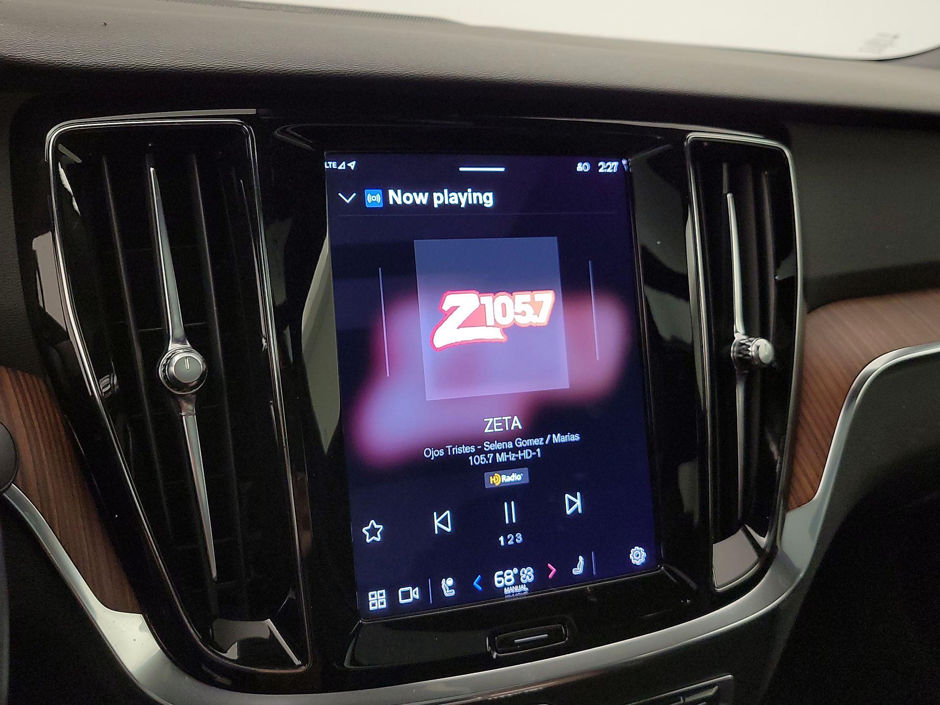 Thumbnail: 2023 Volvo S60 - 16