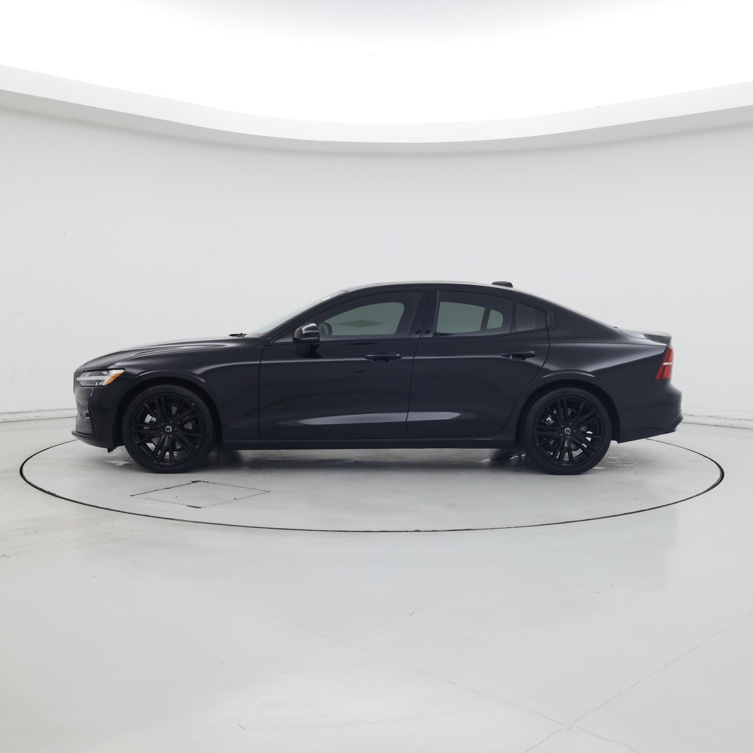 Thumbnail: 2023 Volvo S60 - 3