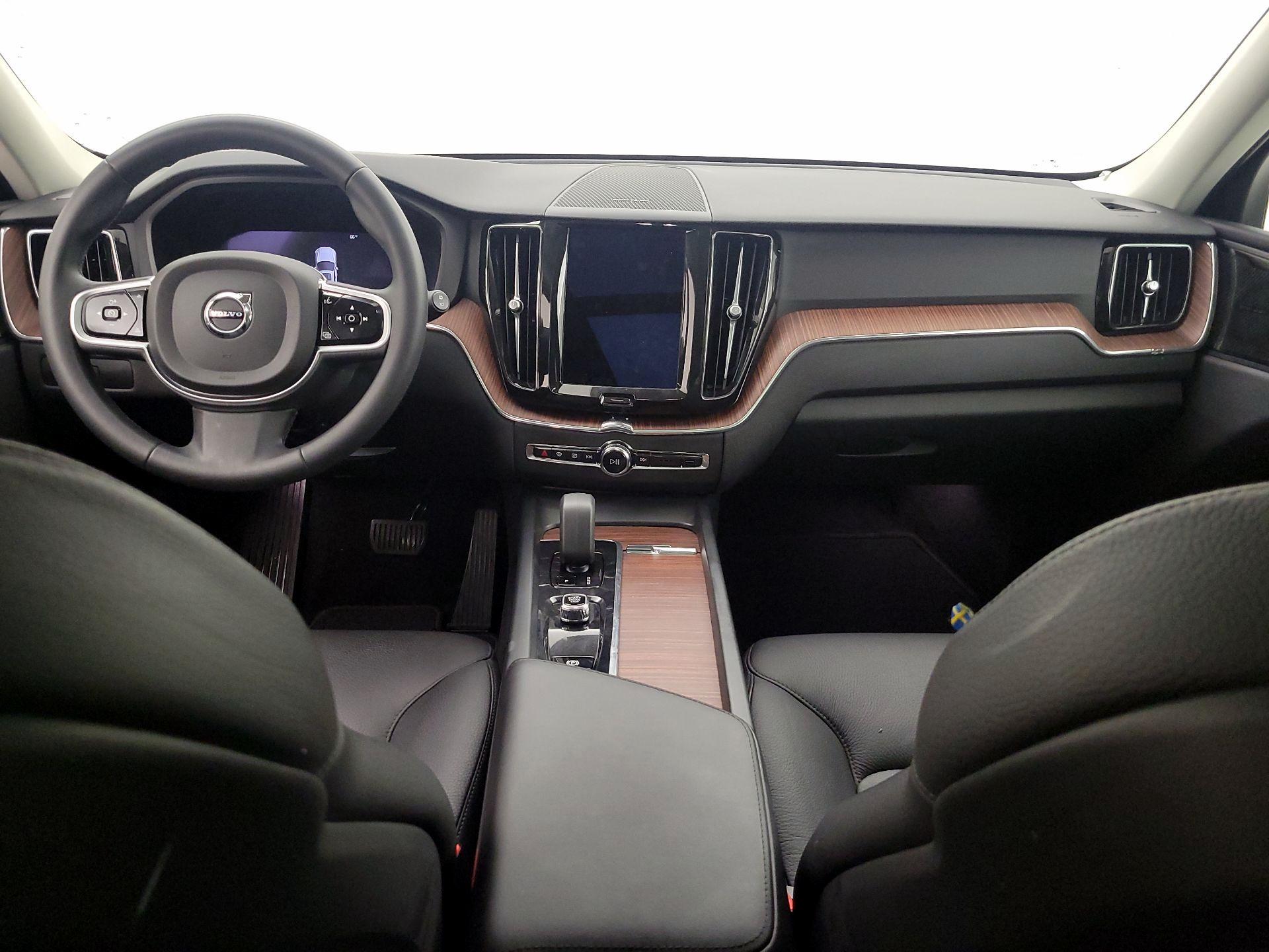 Thumbnail: 2023 Volvo XC60 - 9