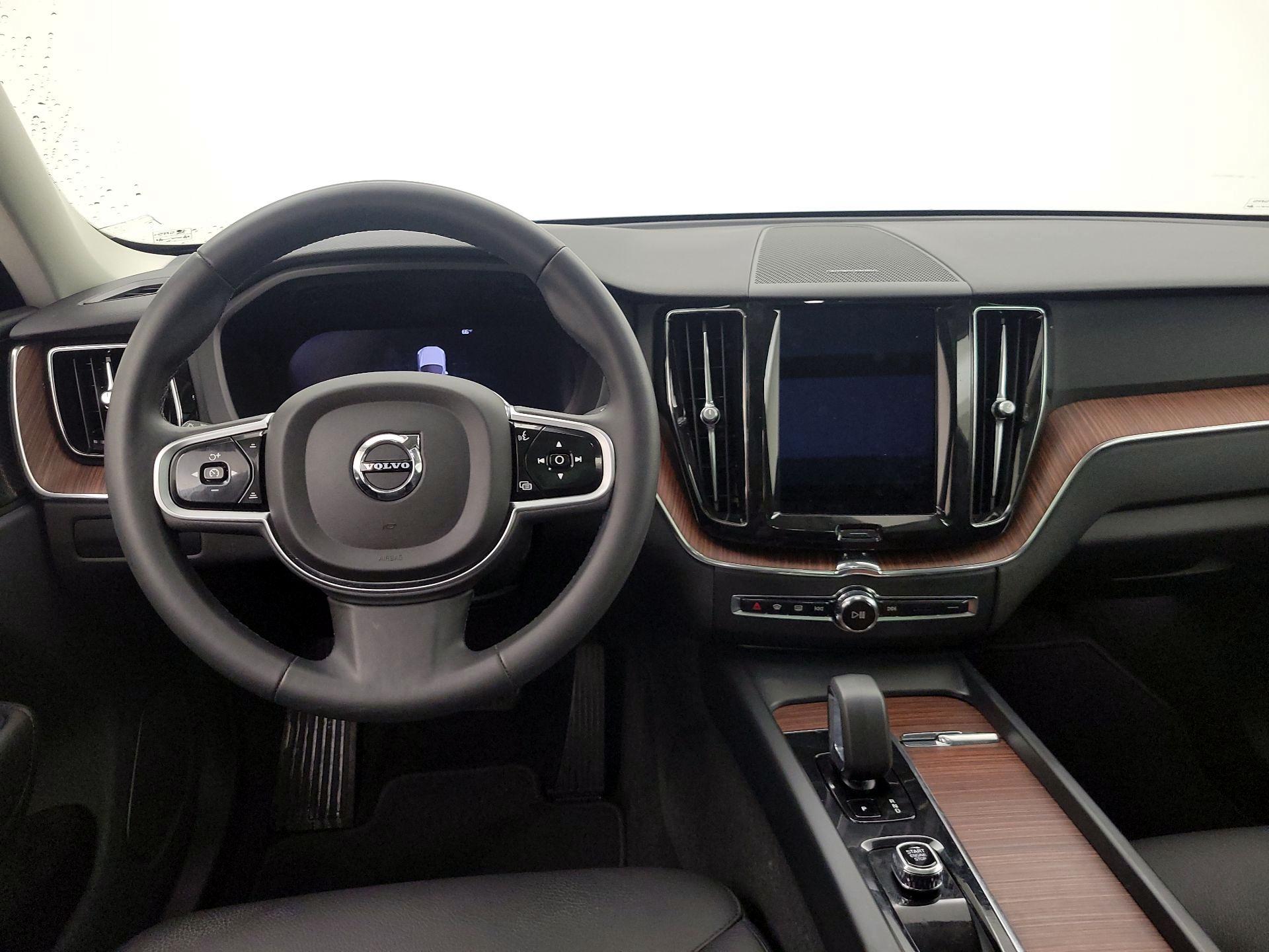 Thumbnail: 2023 Volvo XC60 - 10