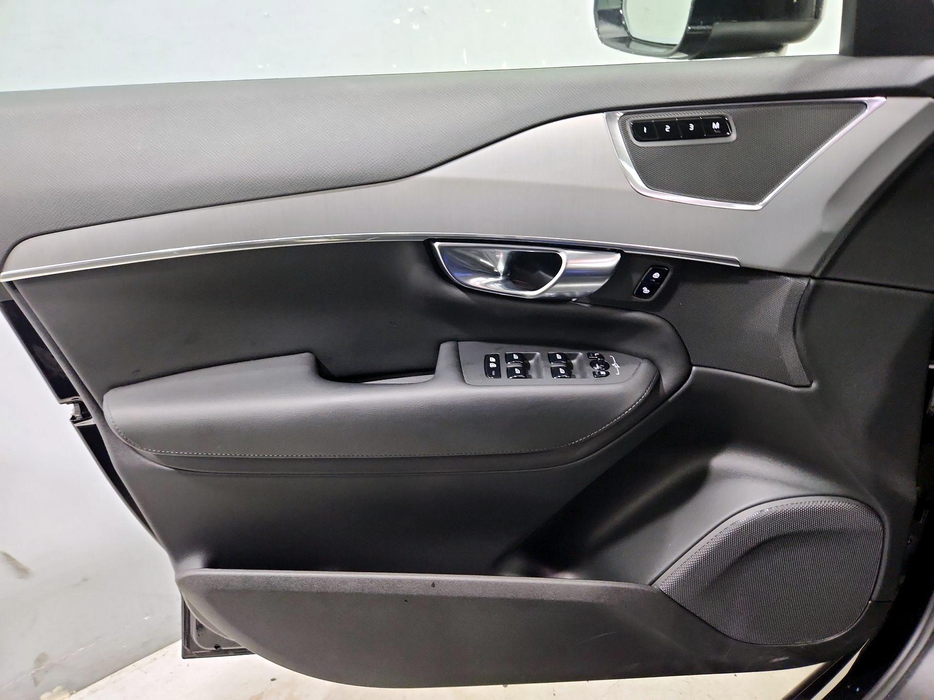 Thumbnail: 2025 Volvo XC90 - 12