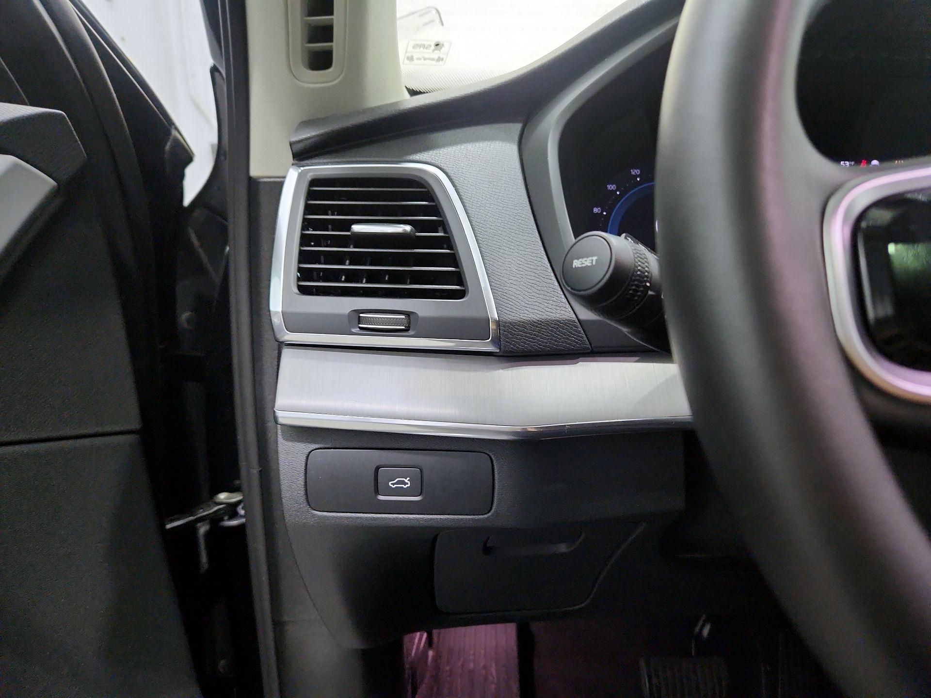 Thumbnail: 2025 Volvo XC90 - 13