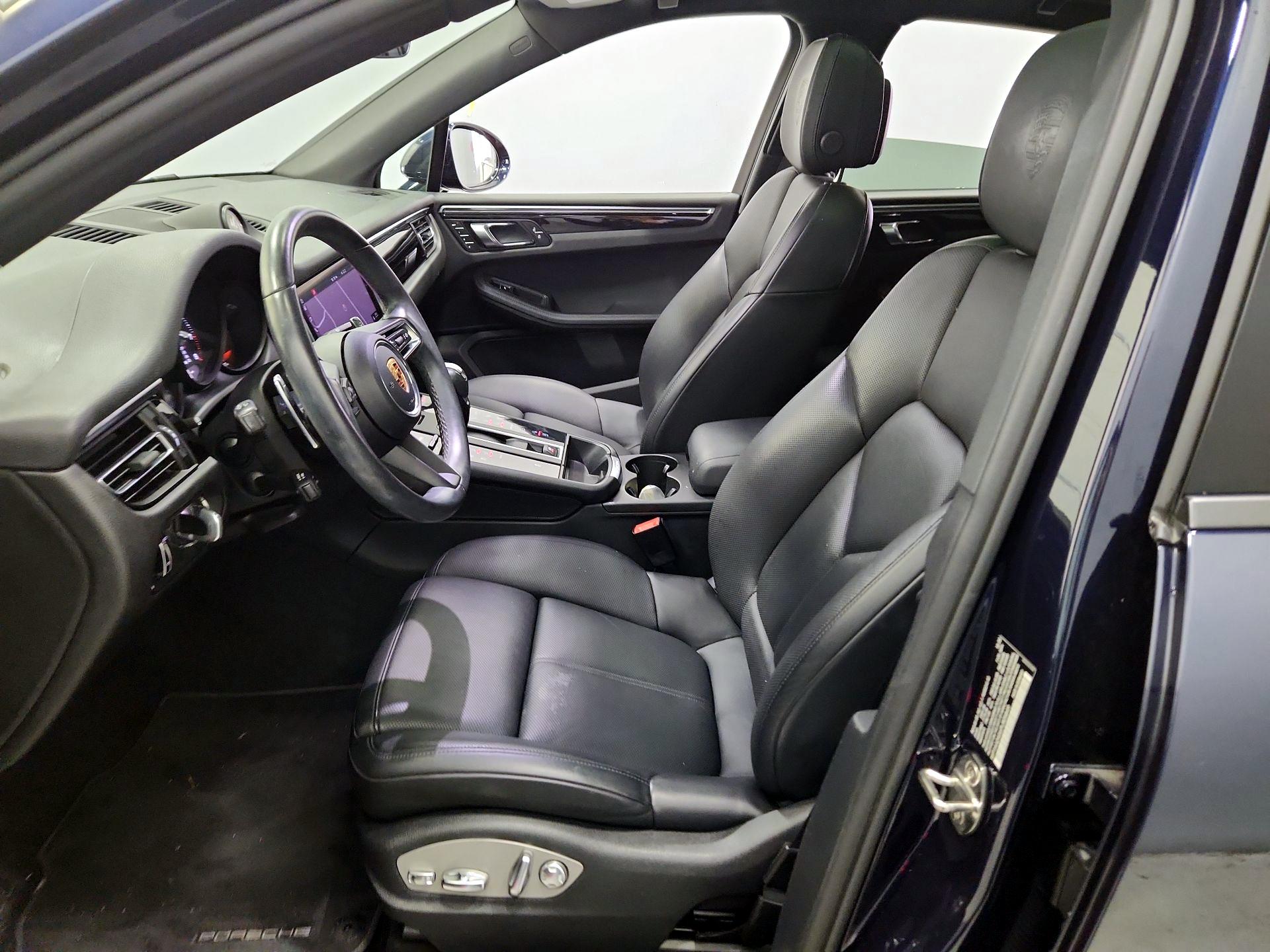 Thumbnail: 2023 Porsche Macan - 11