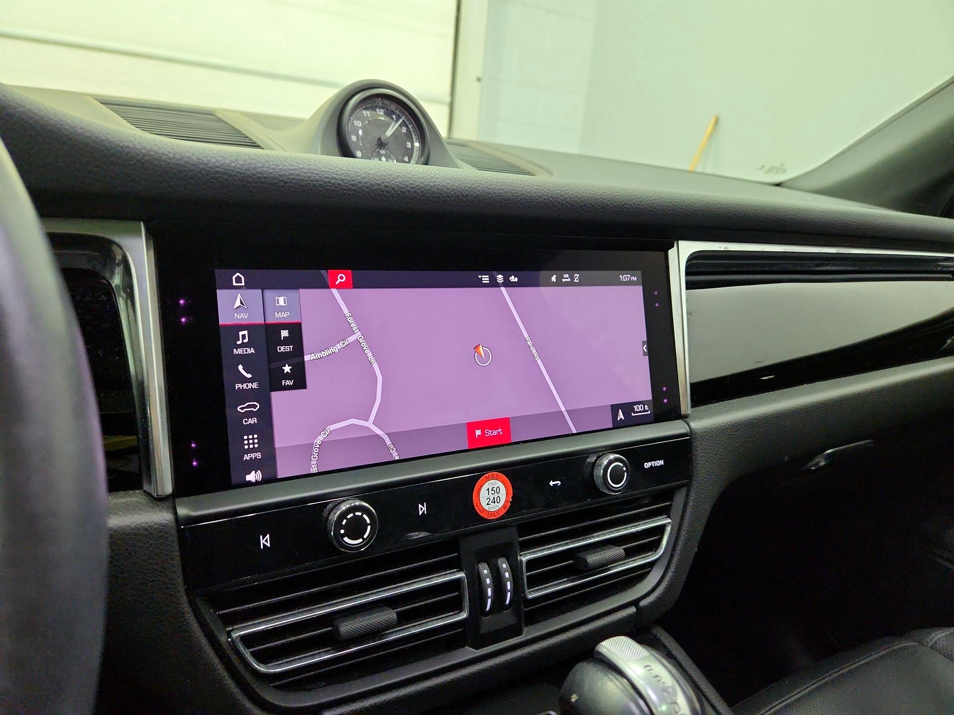 Thumbnail: 2023 Porsche Macan - 14