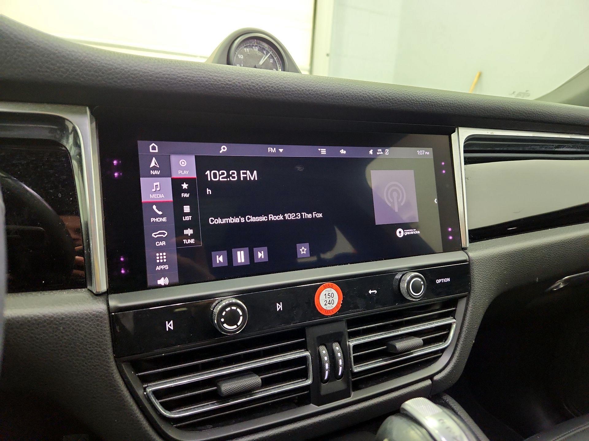 Thumbnail: 2023 Porsche Macan - 16