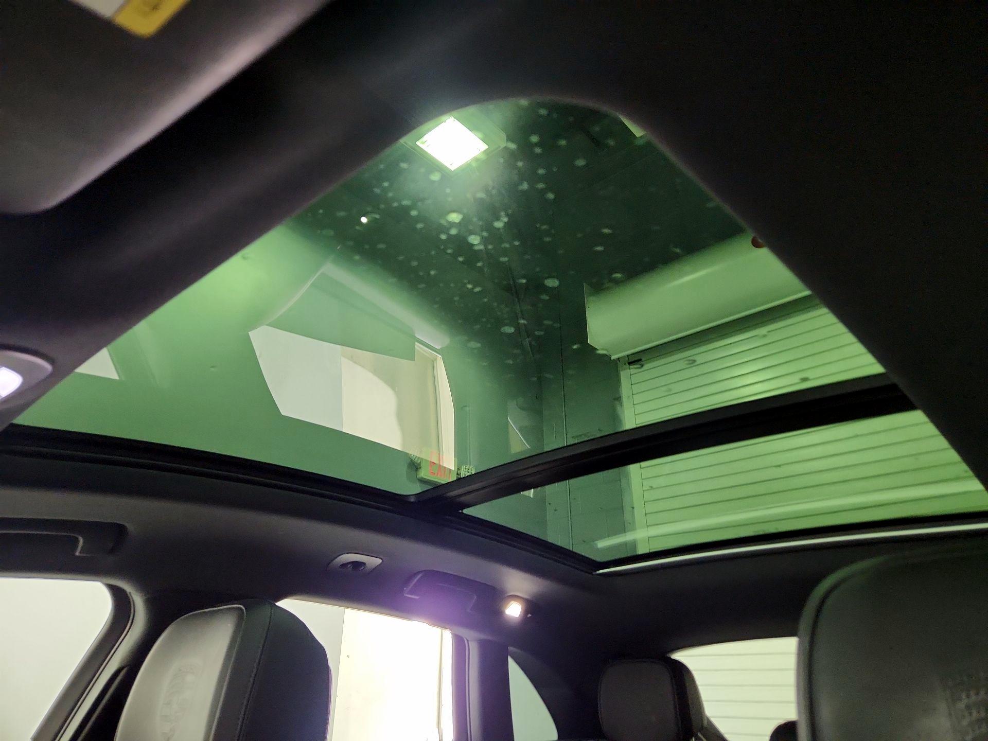 Thumbnail: 2023 Porsche Macan - 20