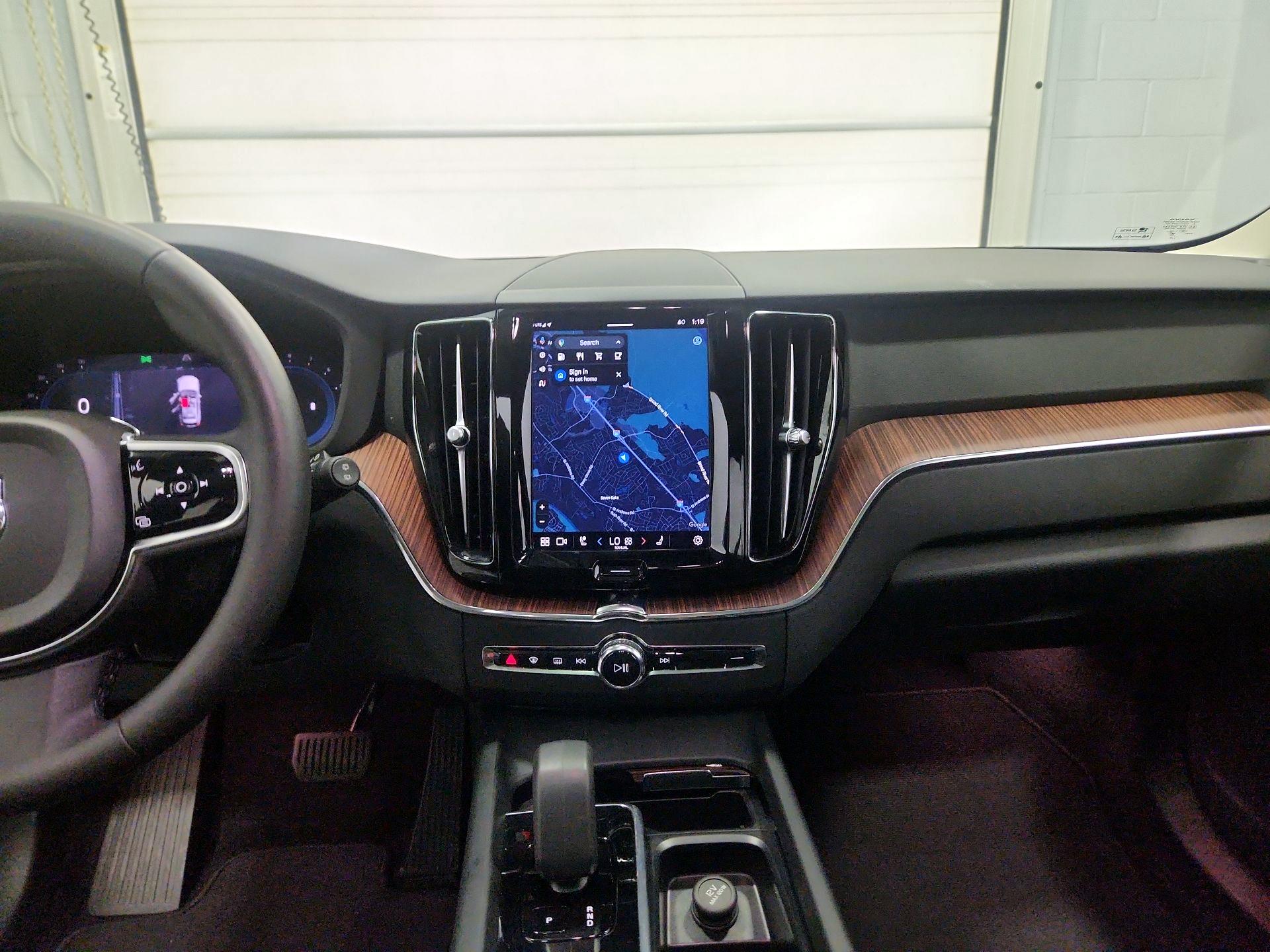 Thumbnail: 2023 Volvo XC60 - 9