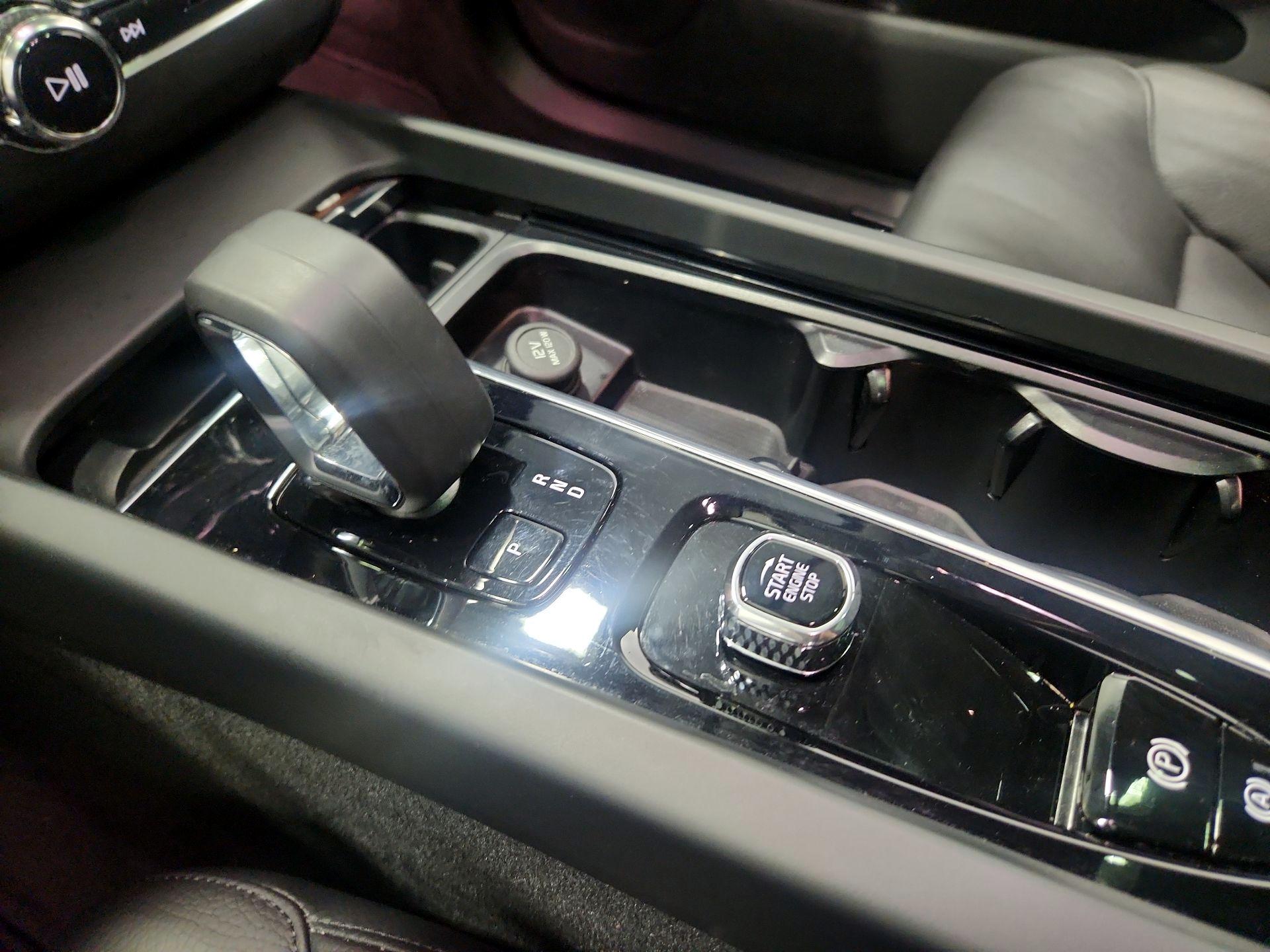 Thumbnail: 2023 Volvo XC60 - 18