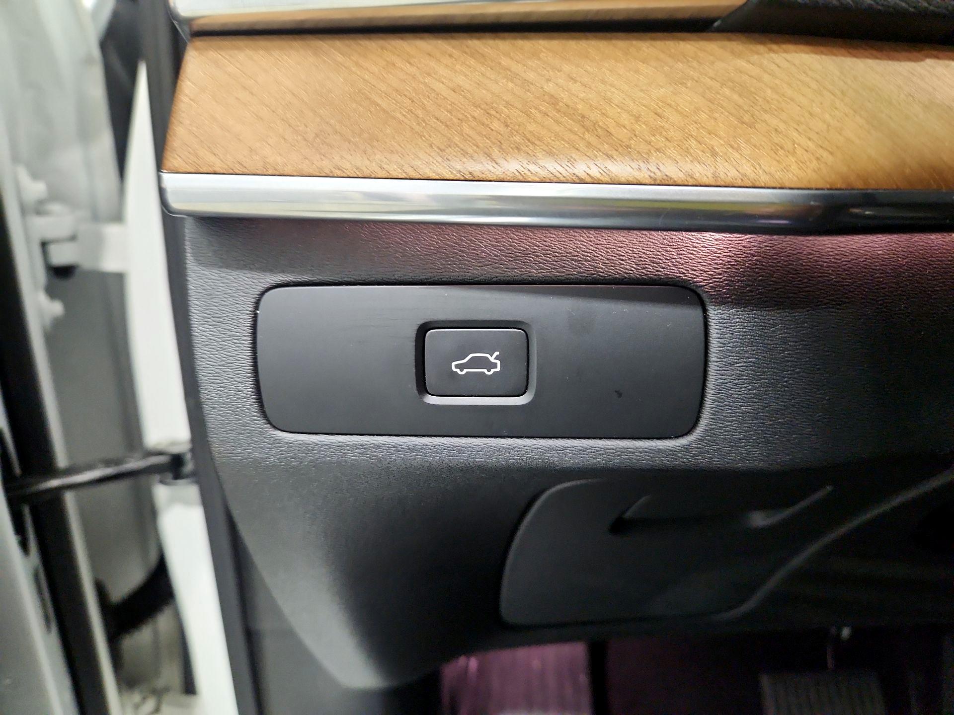 Thumbnail: 2025 Volvo XC90 - 13