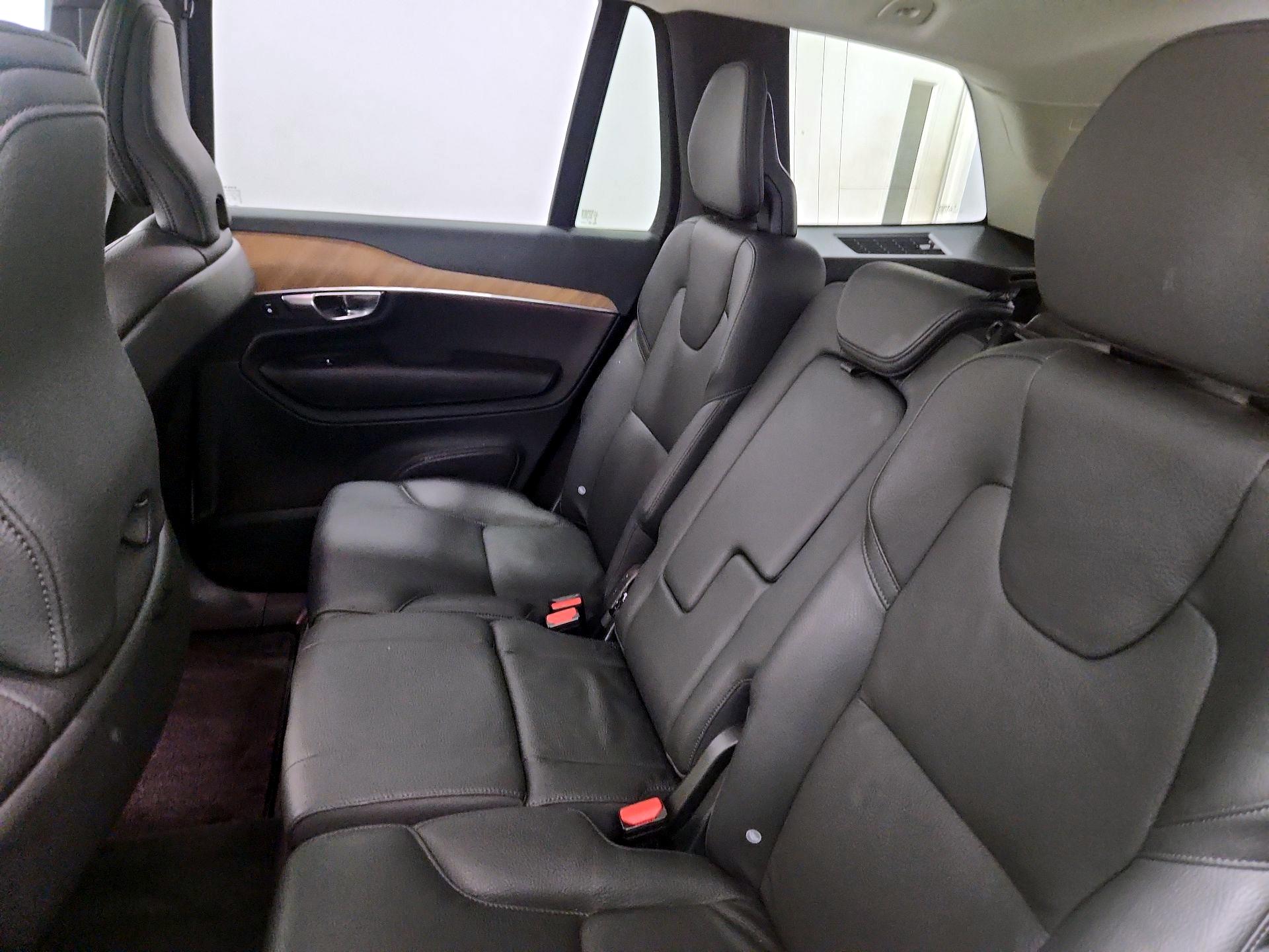 Thumbnail: 2025 Volvo XC90 - 18