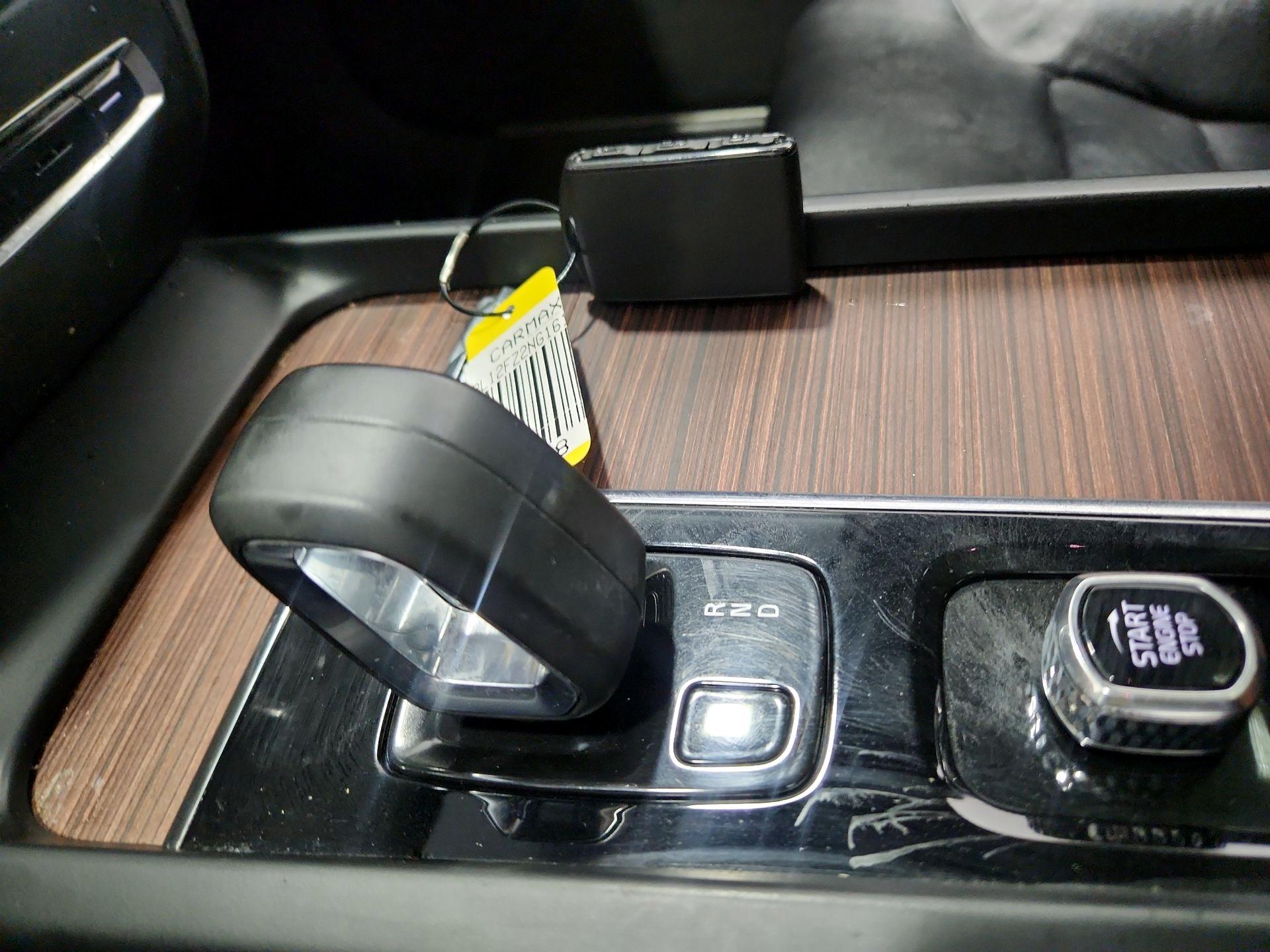 Thumbnail: 2022 Volvo S60 - 17