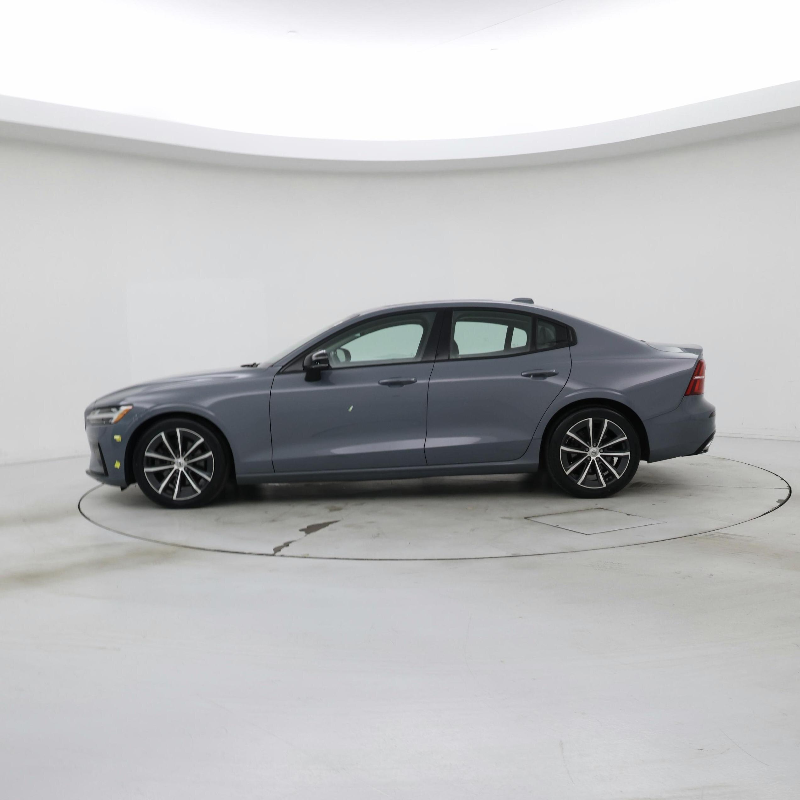 Thumbnail: 2022 Volvo S60 - 3