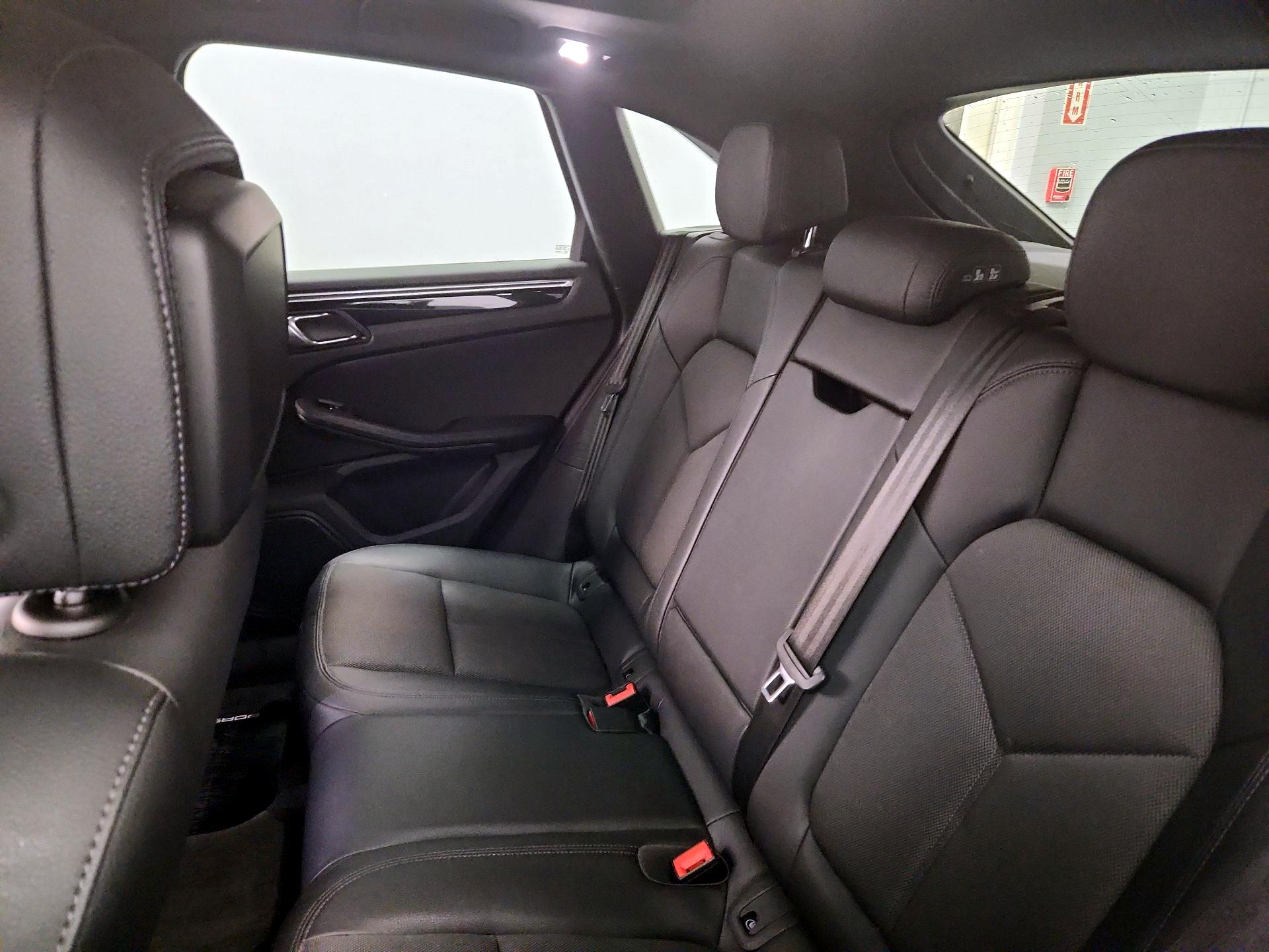 Thumbnail: 2023 Porsche Macan - 18