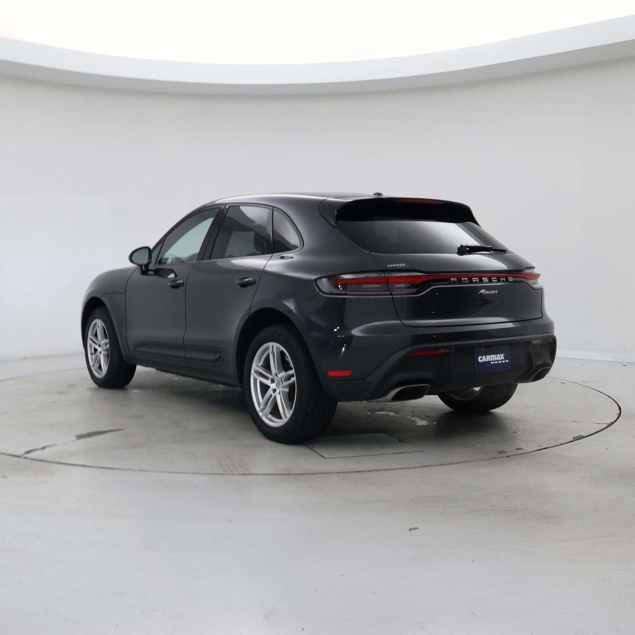 Thumbnail: 2023 Porsche Macan - 2