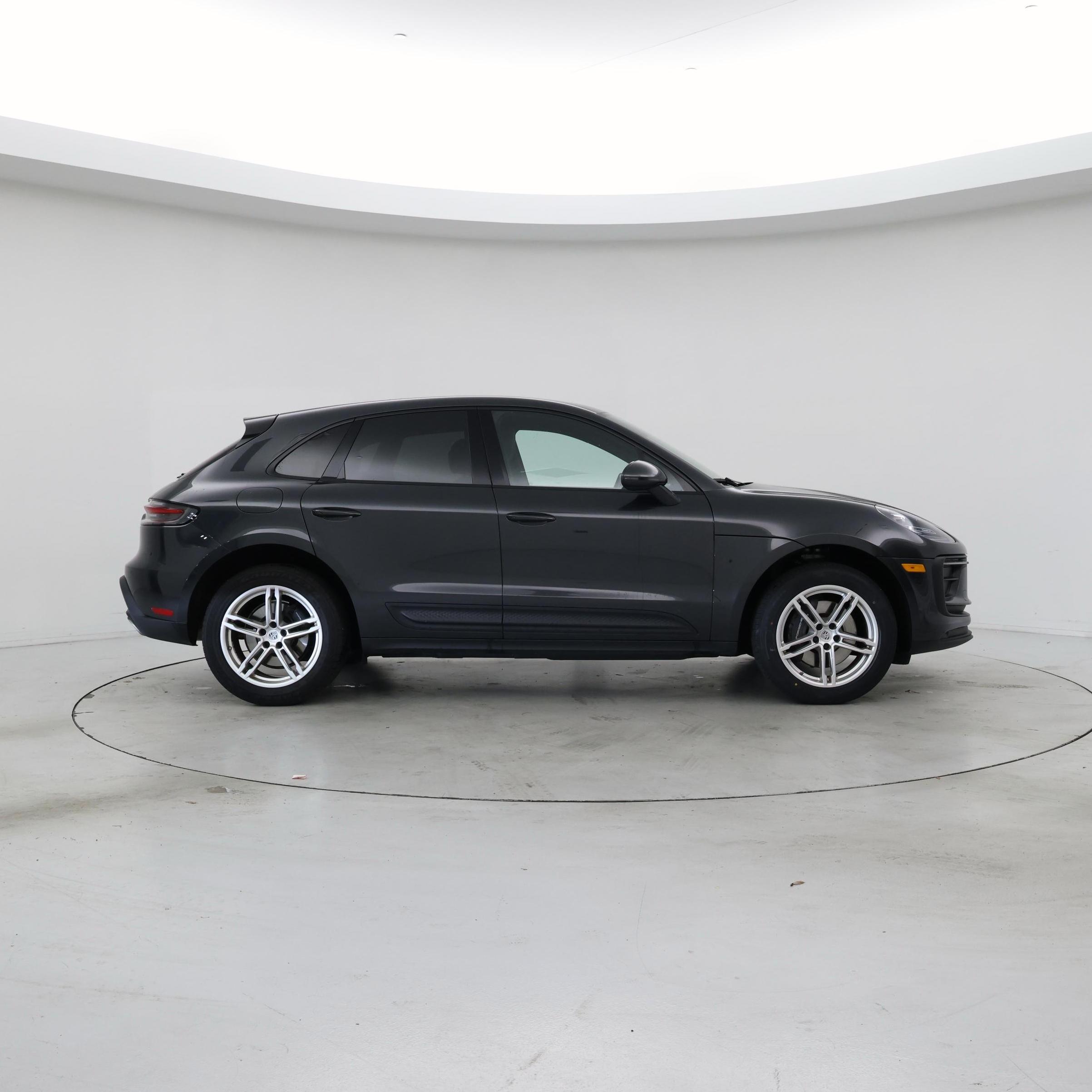 Thumbnail: 2023 Porsche Macan - 7